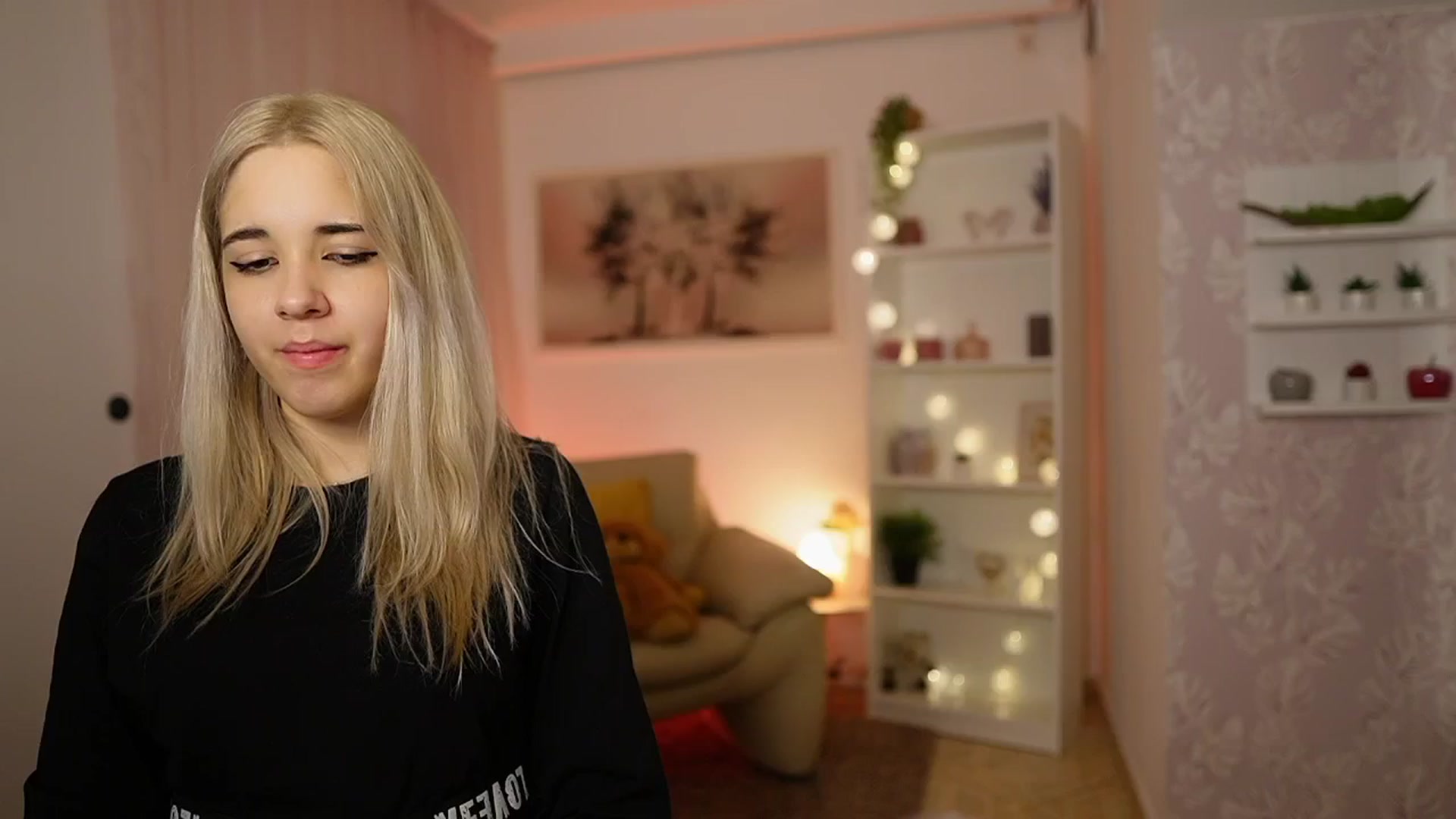 Gallery image thumbnail from Katie_Kush18's myfreecams stream on, 02/18/2024, 14:06 image 13 of 20