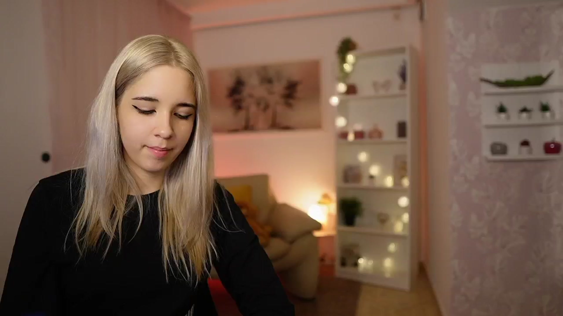 Gallery image thumbnail from Katie_Kush18's myfreecams stream on, 02/18/2024, 14:06 image 15 of 20