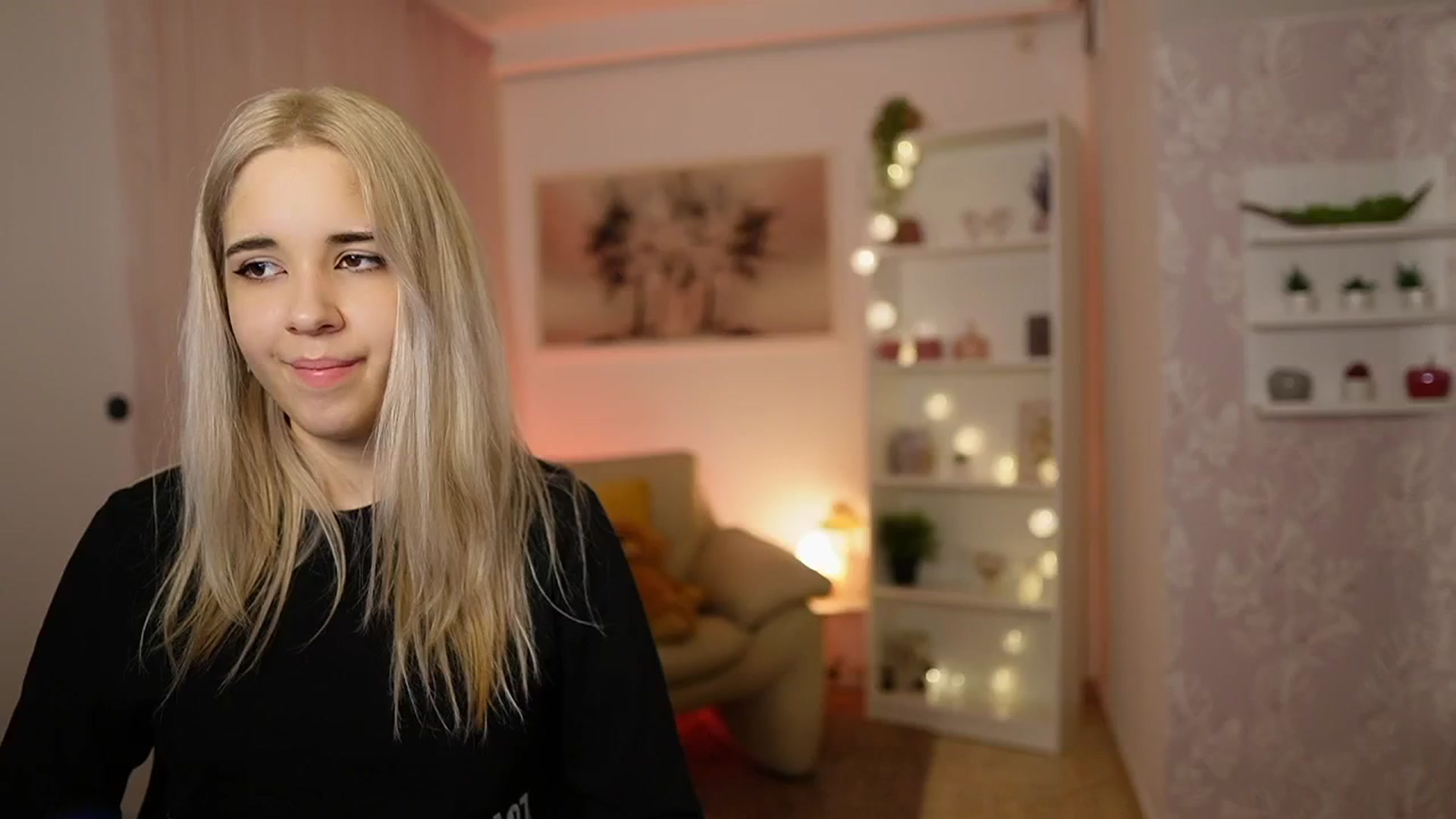 Gallery image thumbnail from Katie_Kush18's myfreecams stream on, 02/18/2024, 14:06 image 17 of 20