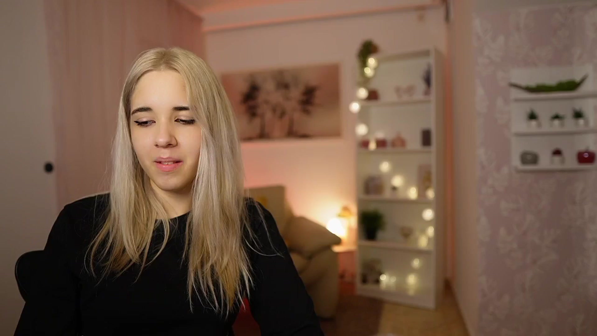Gallery image thumbnail from Katie_Kush18's myfreecams stream on, 02/18/2024, 14:06 image 8 of 20