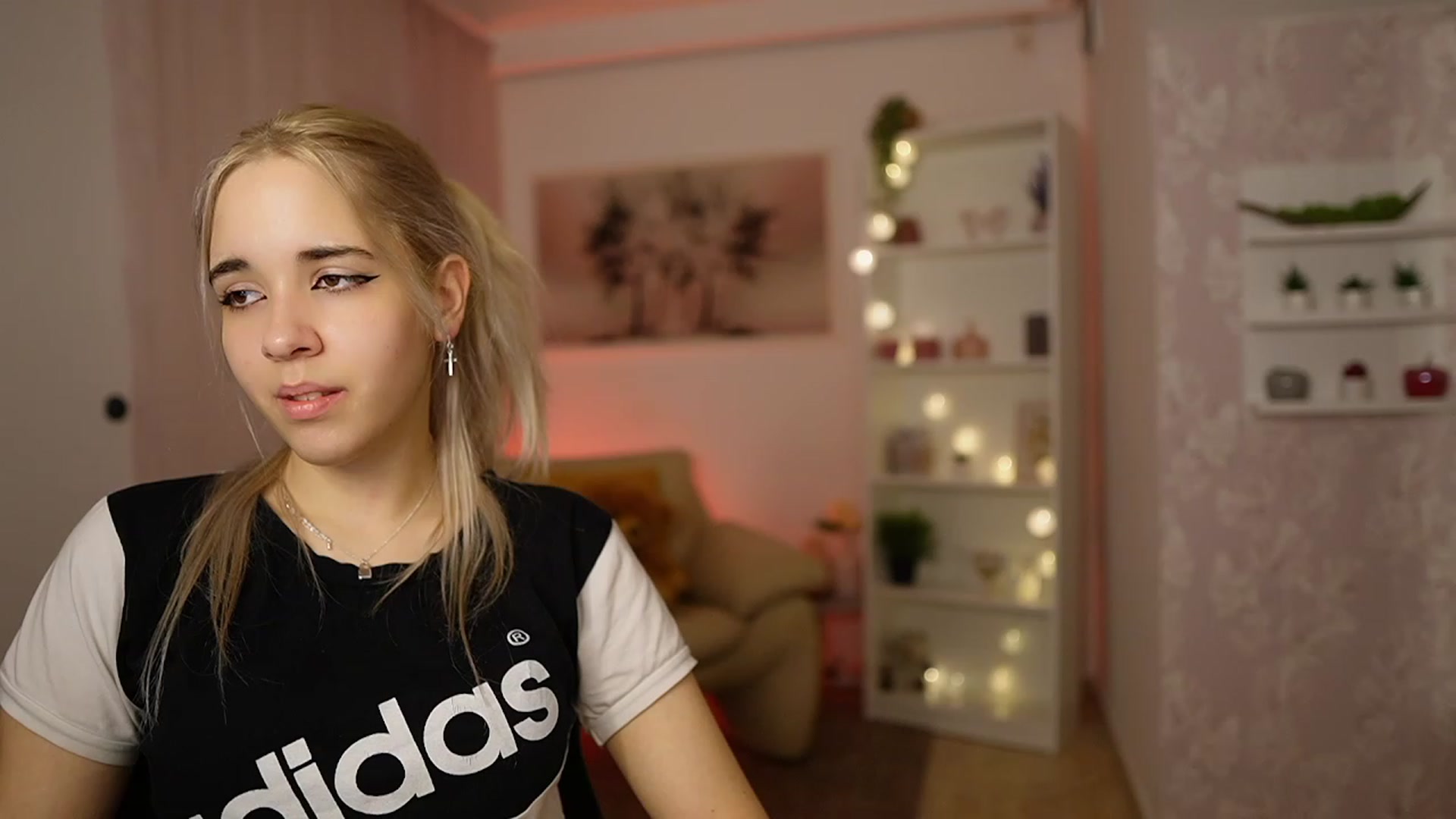 Gallery image thumbnail from Katie_Kush18's myfreecams stream on, 02/20/2024, 13:01 image 10 of 20