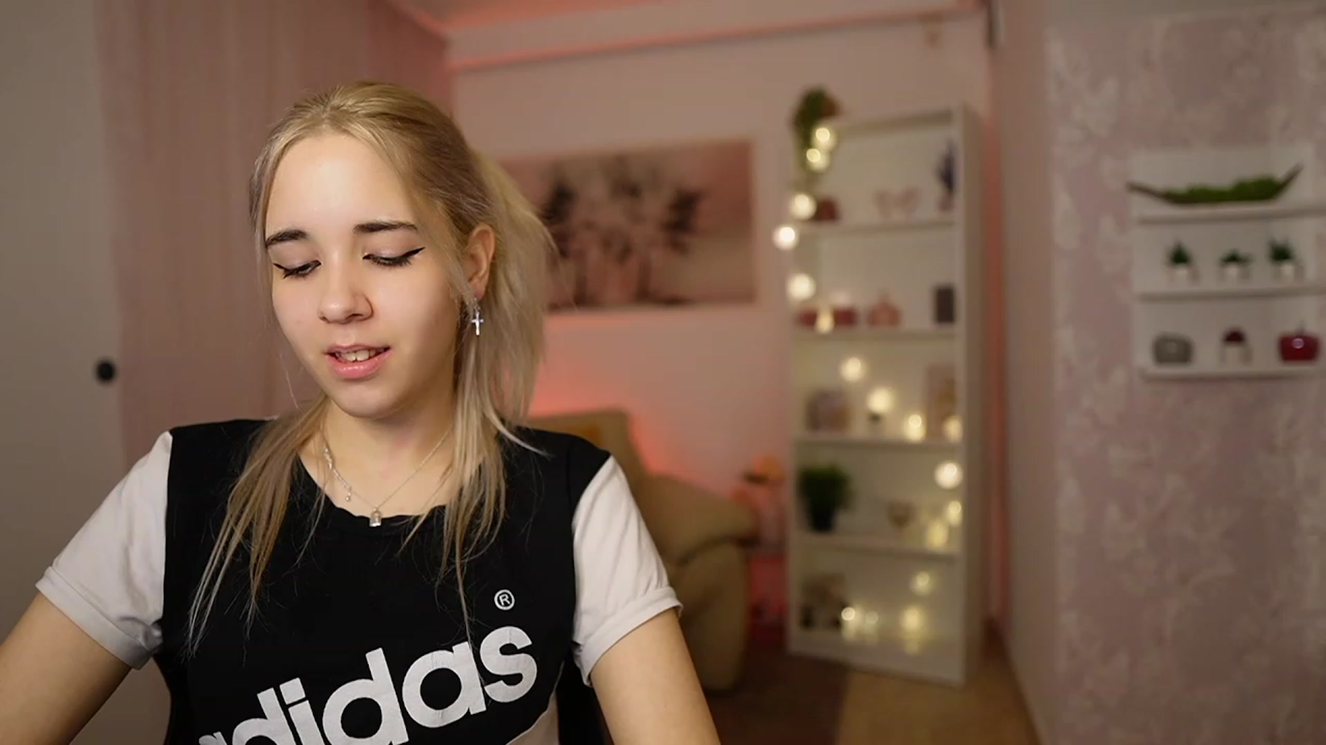 Gallery image thumbnail from Katie_Kush18's myfreecams stream on, 02/20/2024, 13:01 image 6 of 20