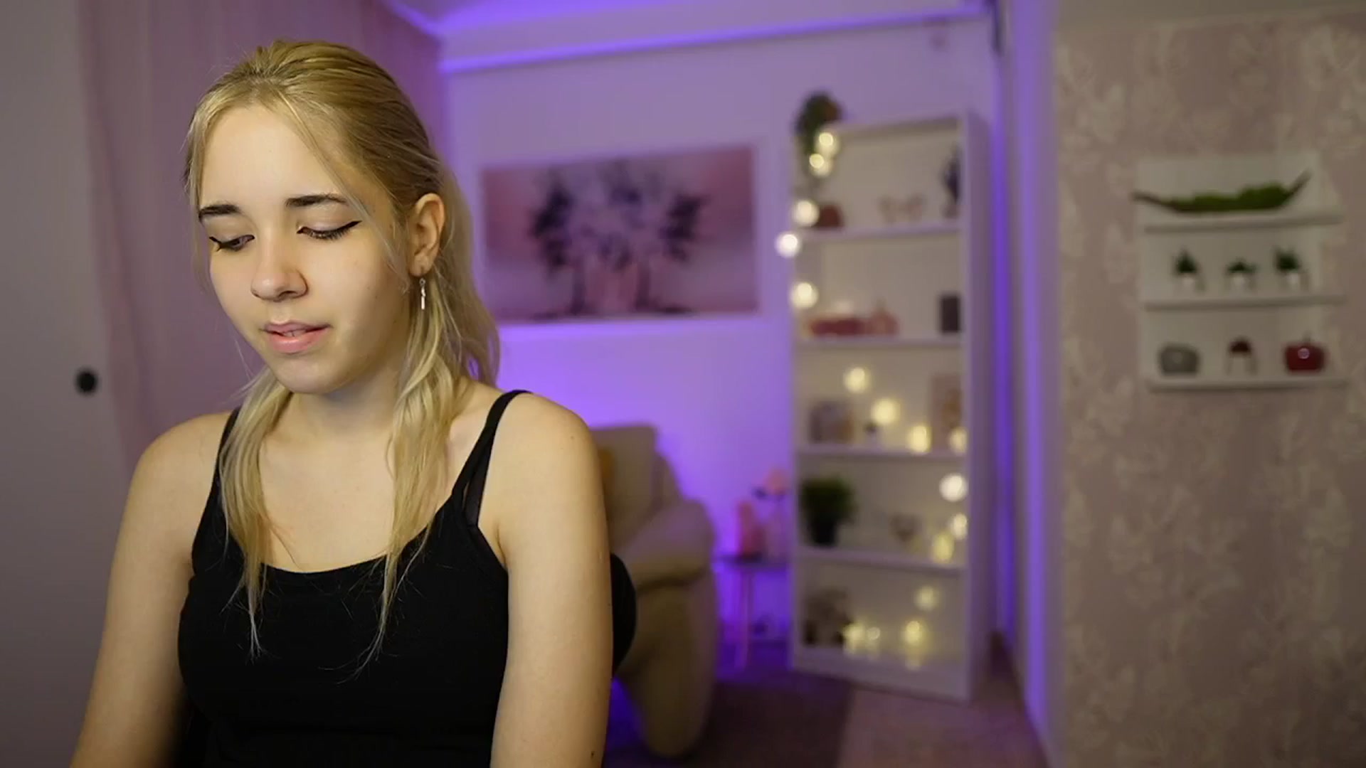 Gallery image thumbnail from Katie_Kush18's myfreecams stream on, 02/28/2024, 10:29 image 8 of 20