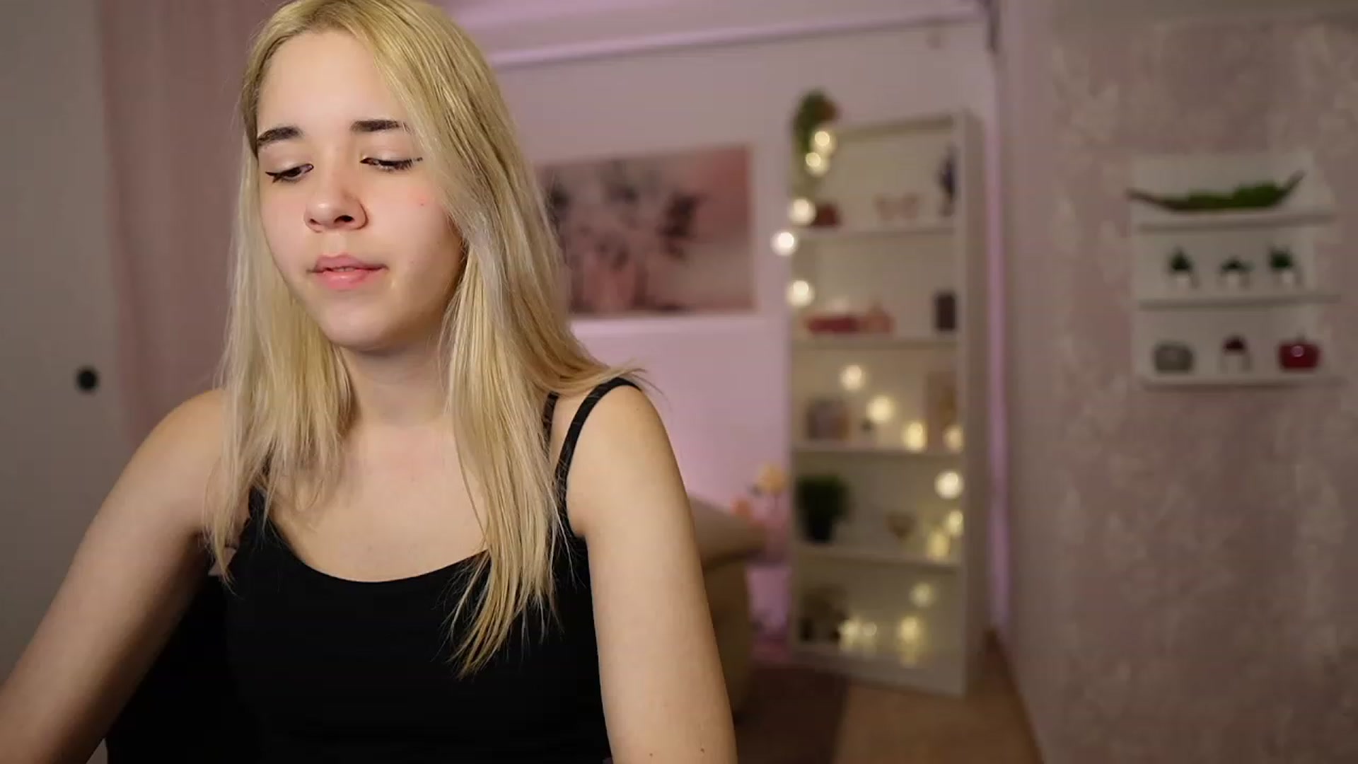 Gallery image thumbnail from Katie_Kush18's myfreecams stream on, 03/01/2024, 11:35 image 11 of 20