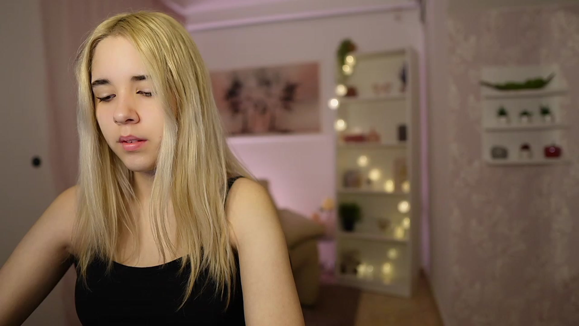Gallery image thumbnail from Katie_Kush18's myfreecams stream on, 03/01/2024, 11:35 image 1 of 20