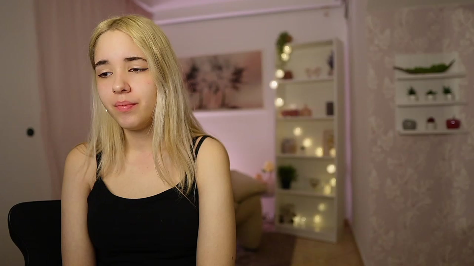 Gallery image thumbnail from Katie_Kush18's myfreecams stream on, 03/01/2024, 11:35 image 8 of 20