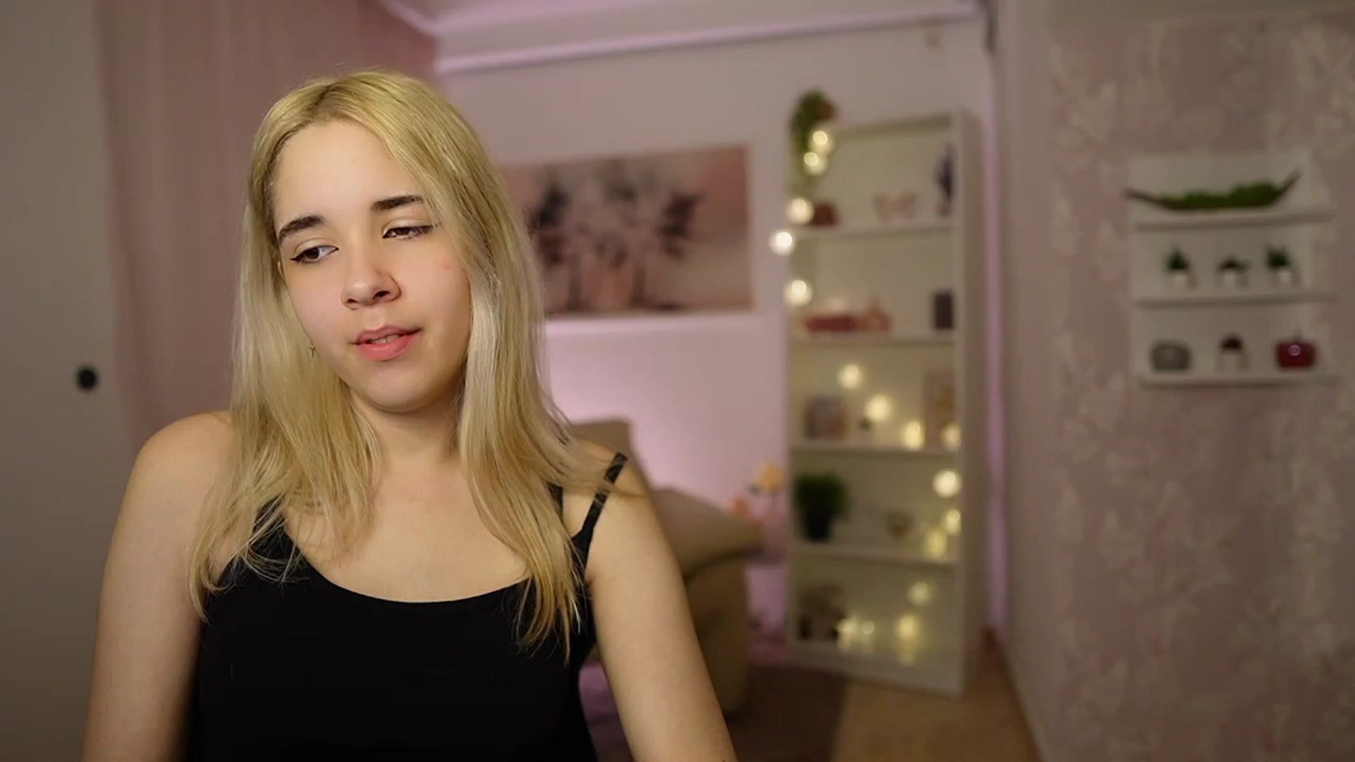 Gallery image thumbnail from Katie_Kush18's myfreecams stream on, 03/01/2024, 11:35 image 12 of 20