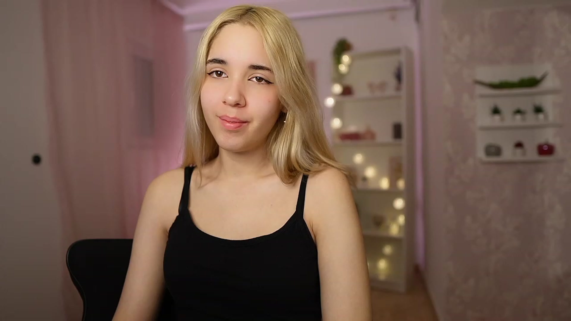 Gallery image thumbnail from Katie_Kush18's myfreecams stream on, 03/01/2024, 11:35 image 19 of 20