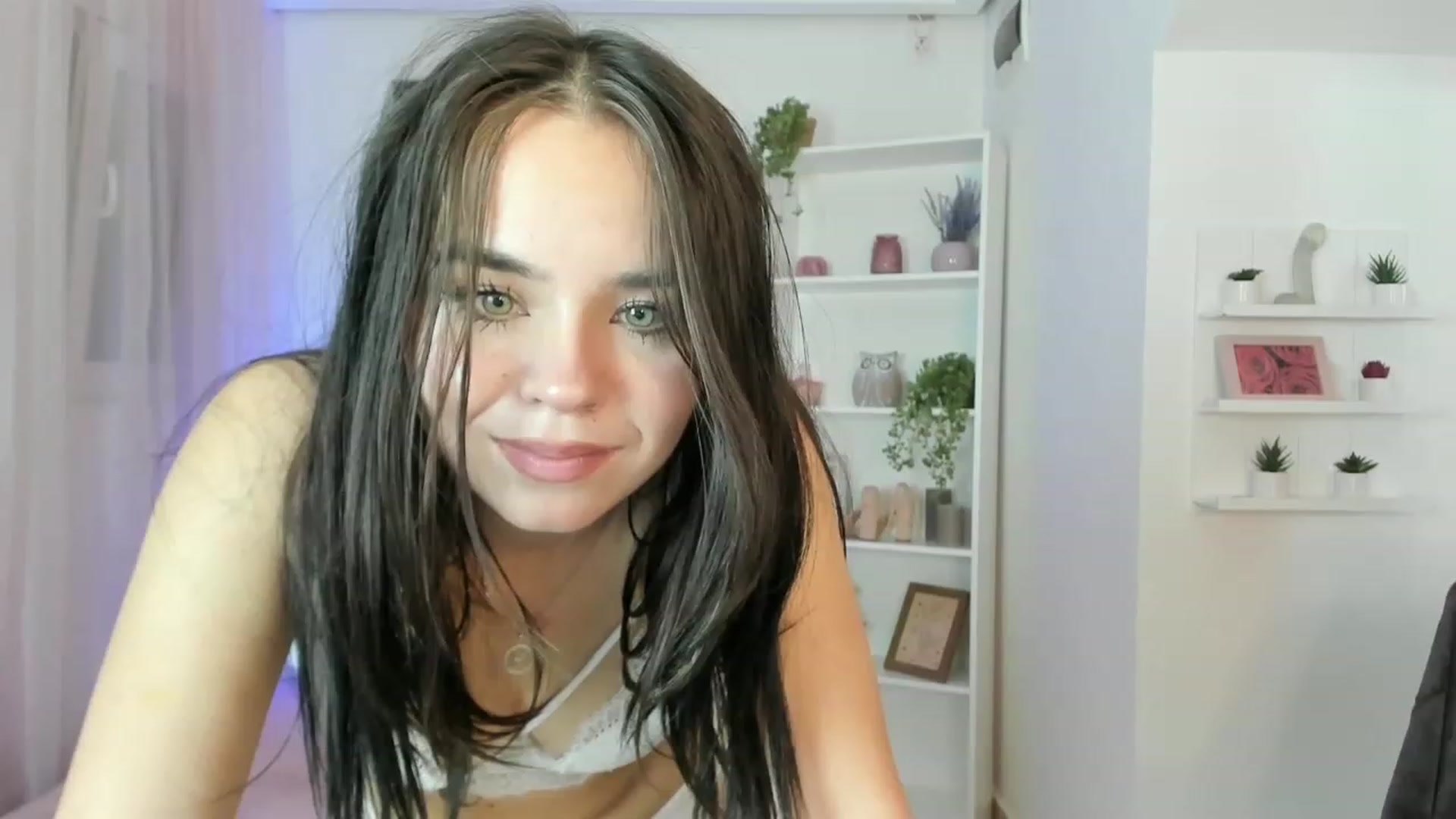 Gallery image thumbnail from Katie_Nice's myfreecams stream on, 11/28/2022, 17:10 image 15 of 20