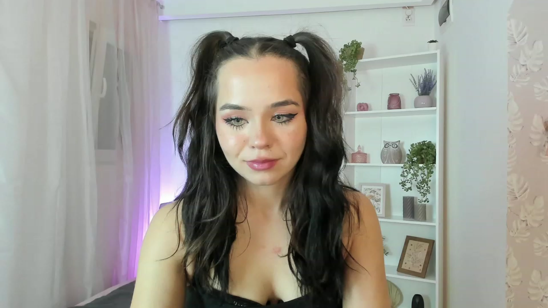 Gallery image thumbnail from Katie_Nice's myfreecams stream on, 12/08/2022, 15:40 image 2 of 20