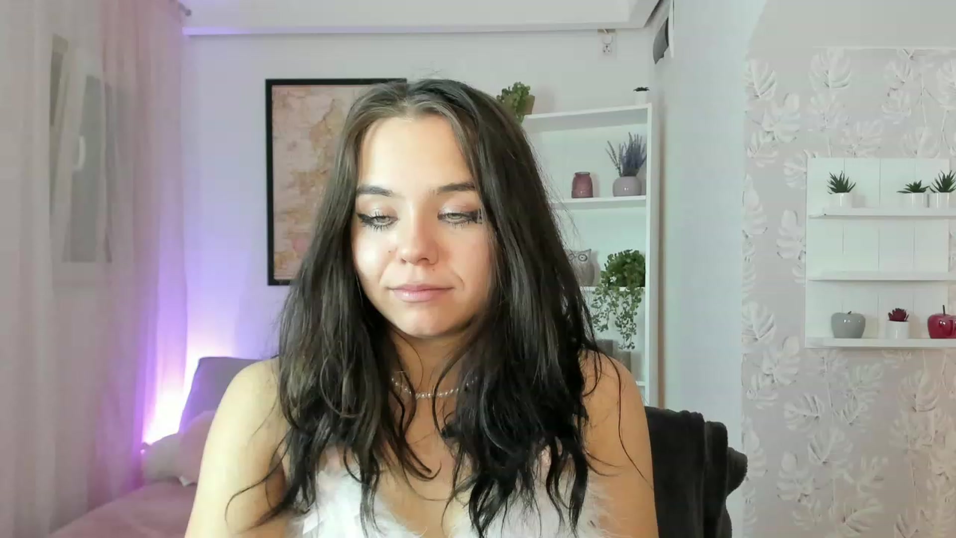 Gallery image thumbnail from Katie_Nice's myfreecams stream on, 12/18/2022, 17:18 image 14 of 20