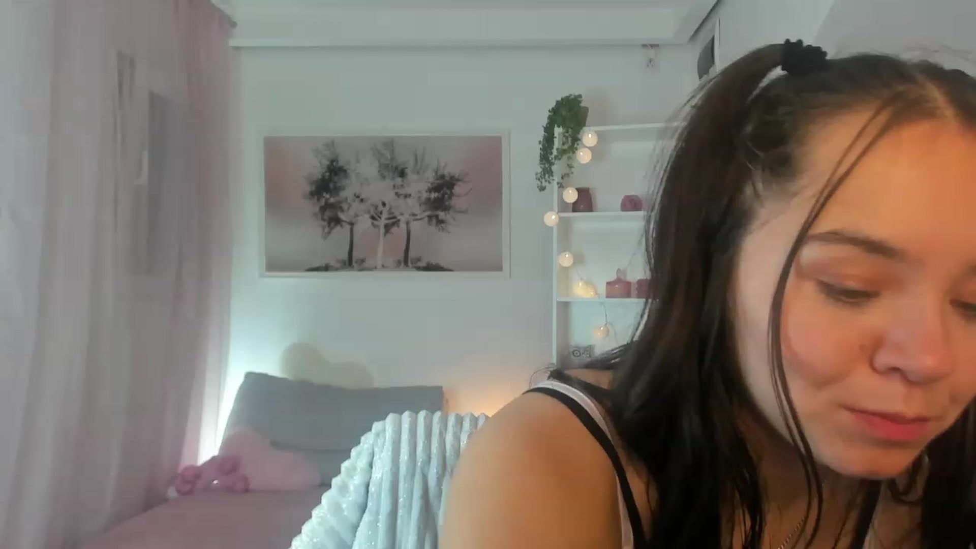 Gallery image thumbnail from Katie_Nice's myfreecams stream on, 03/06/2023, 24:32 image 9 of 20