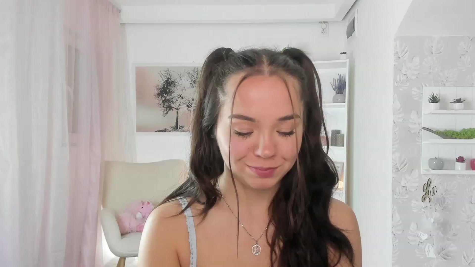 Gallery image thumbnail from Katie_Nice's myfreecams stream on, 04/25/2023, 21:33 image 3 of 20