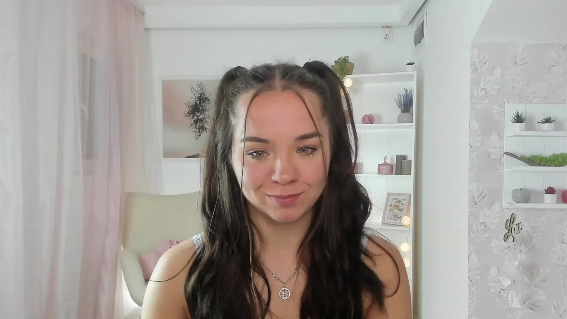 Gallery image thumbnail from Katie_Nice's myfreecams stream on, 04/25/2023, 21:33 image 14 of 20