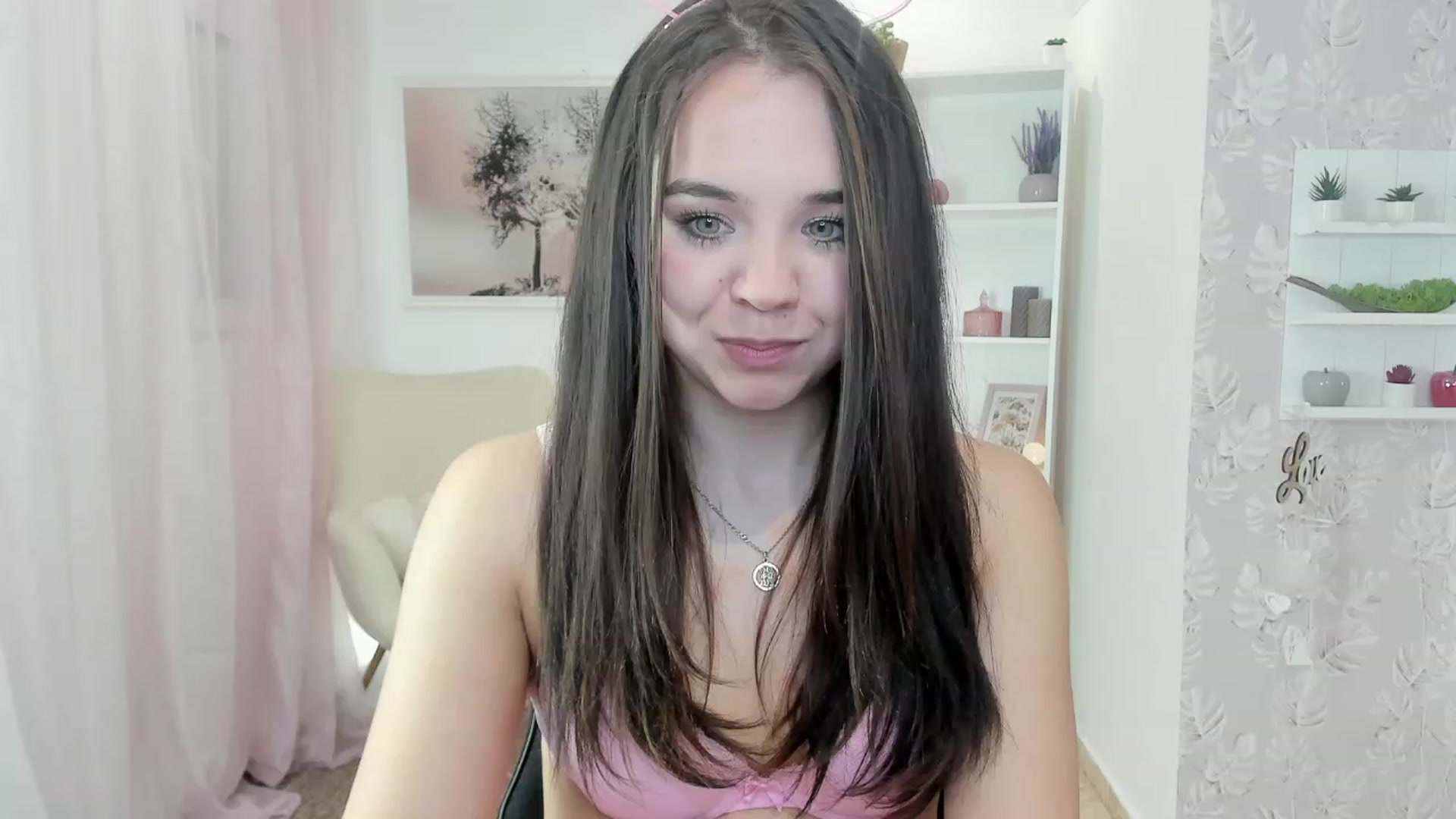 Gallery image thumbnail from Katie_Nice's myfreecams stream on, 05/01/2023, 20:52 image 16 of 20