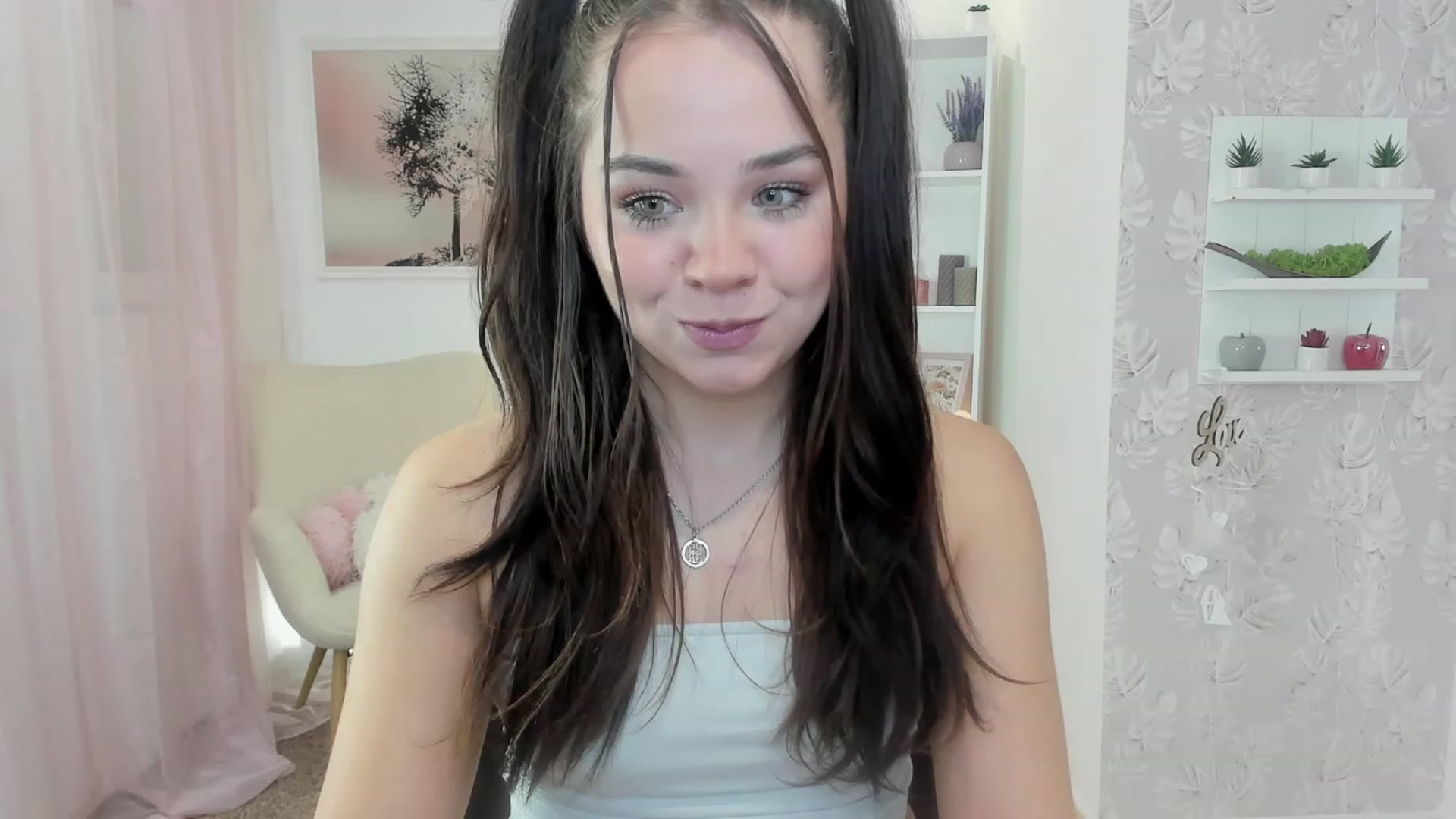 Gallery image thumbnail from Katie_Nice's myfreecams stream on, 05/12/2023, 20:44 image 6 of 20