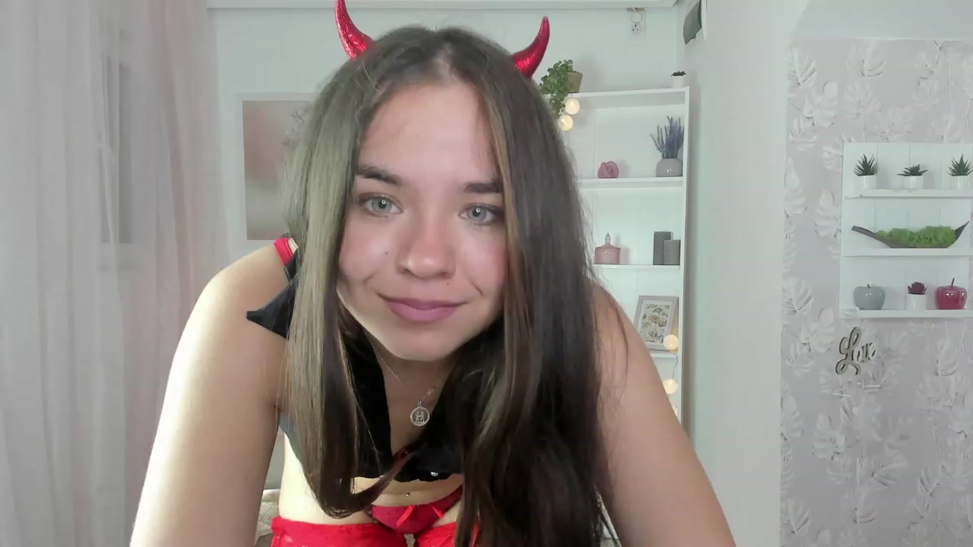 Gallery image thumbnail from Katie_Nice's myfreecams stream on, 06/08/2023, 21:00 image 16 of 20