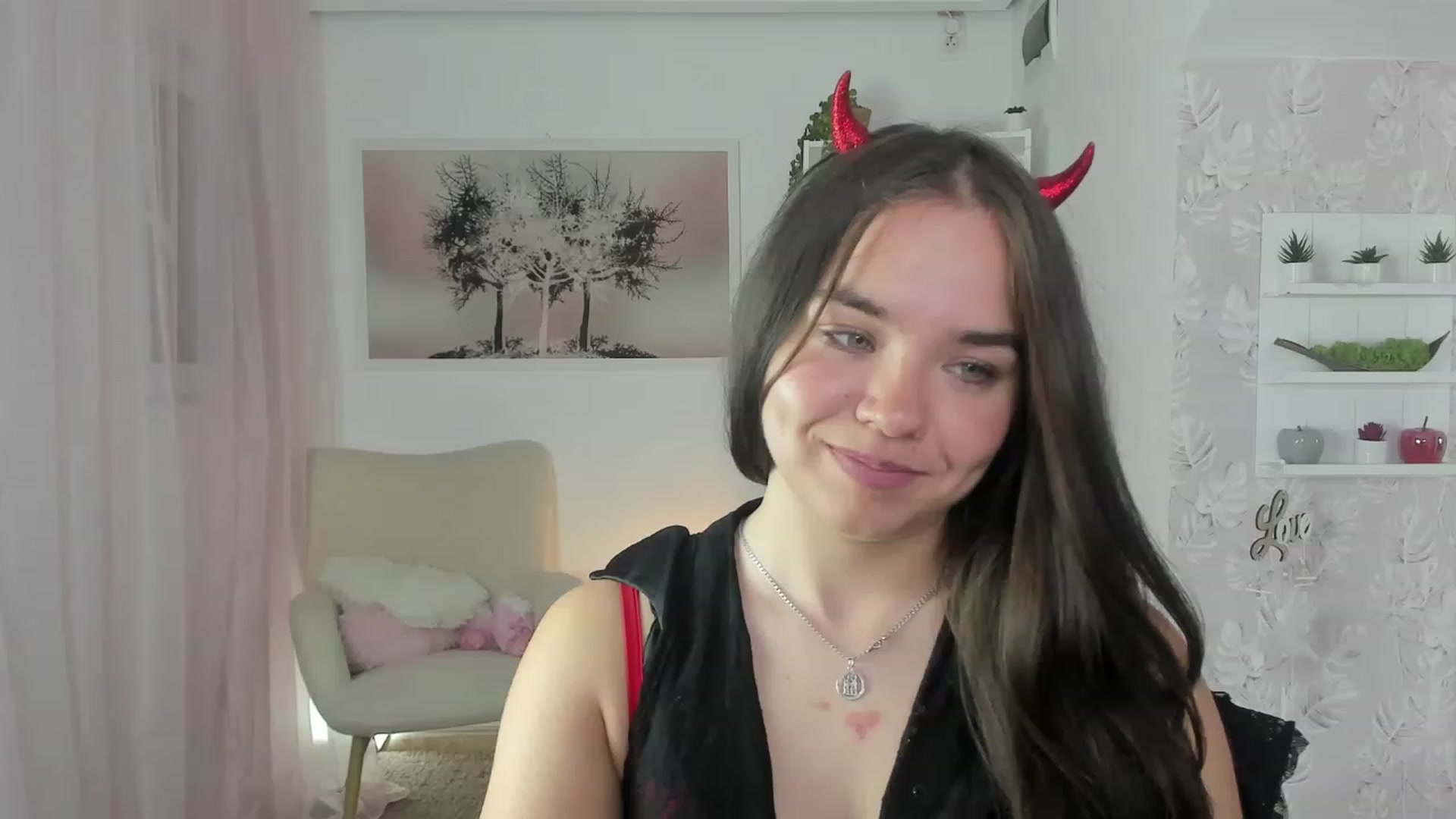 Gallery image thumbnail from Katie_Nice's myfreecams stream on, 06/08/2023, 21:00 image 13 of 20