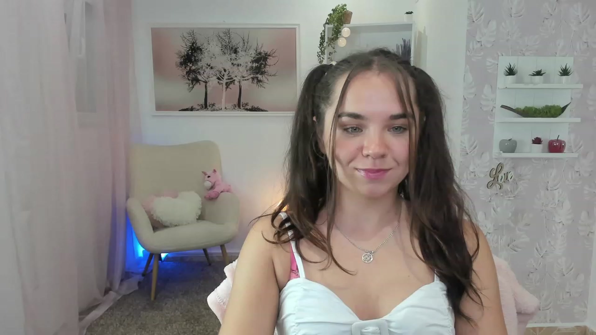 Gallery image thumbnail from Katie_Nice's myfreecams stream on, 07/08/2023, 17:36 image 14 of 20