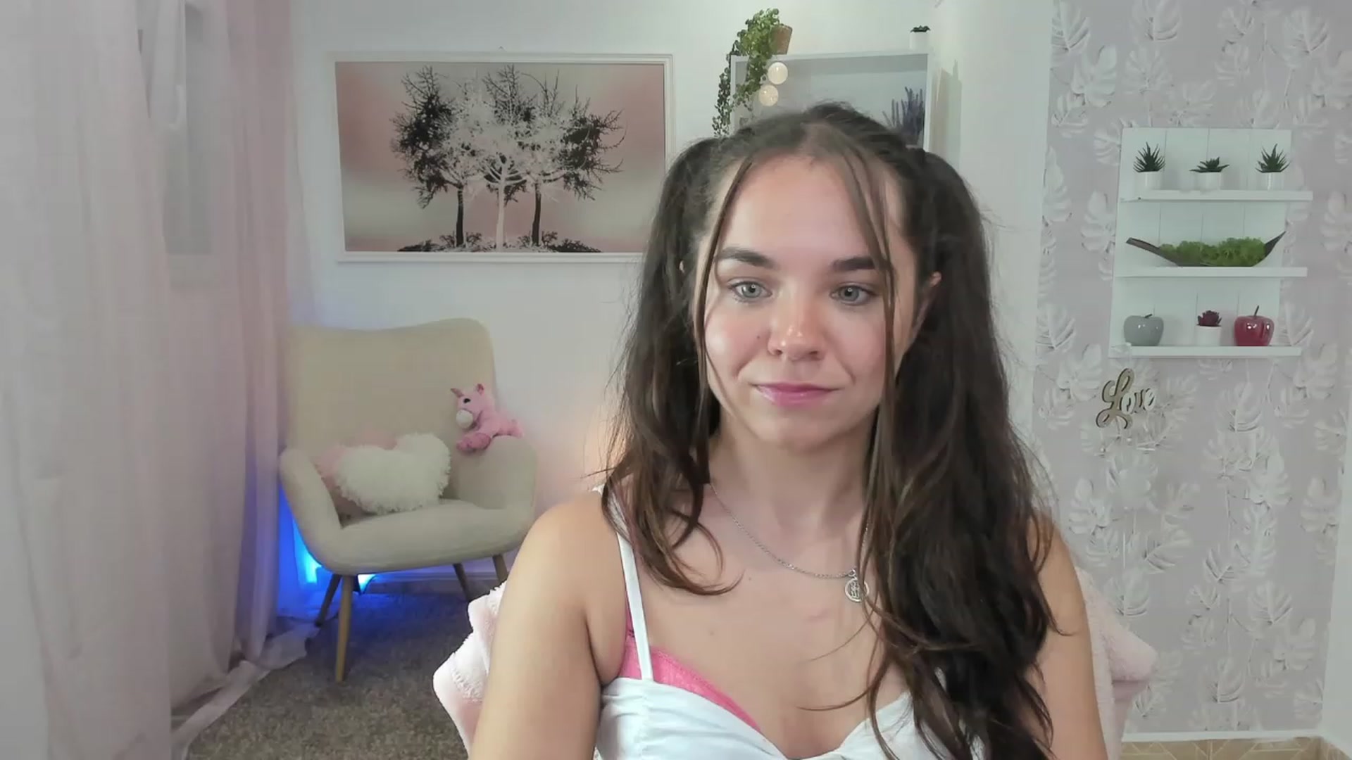 Gallery image thumbnail from Katie_Nice's myfreecams stream on, 07/08/2023, 18:32 image 8 of 20