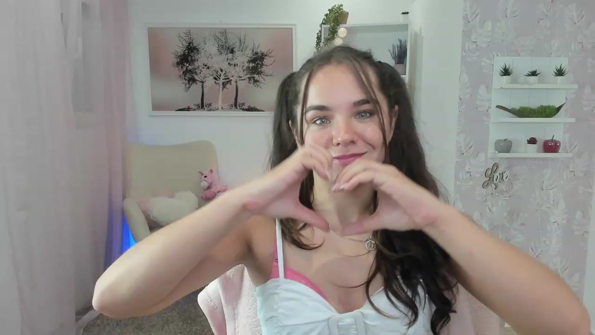Gallery image thumbnail from Katie_Nice's myfreecams stream on, 07/08/2023, 18:32 image 10 of 20
