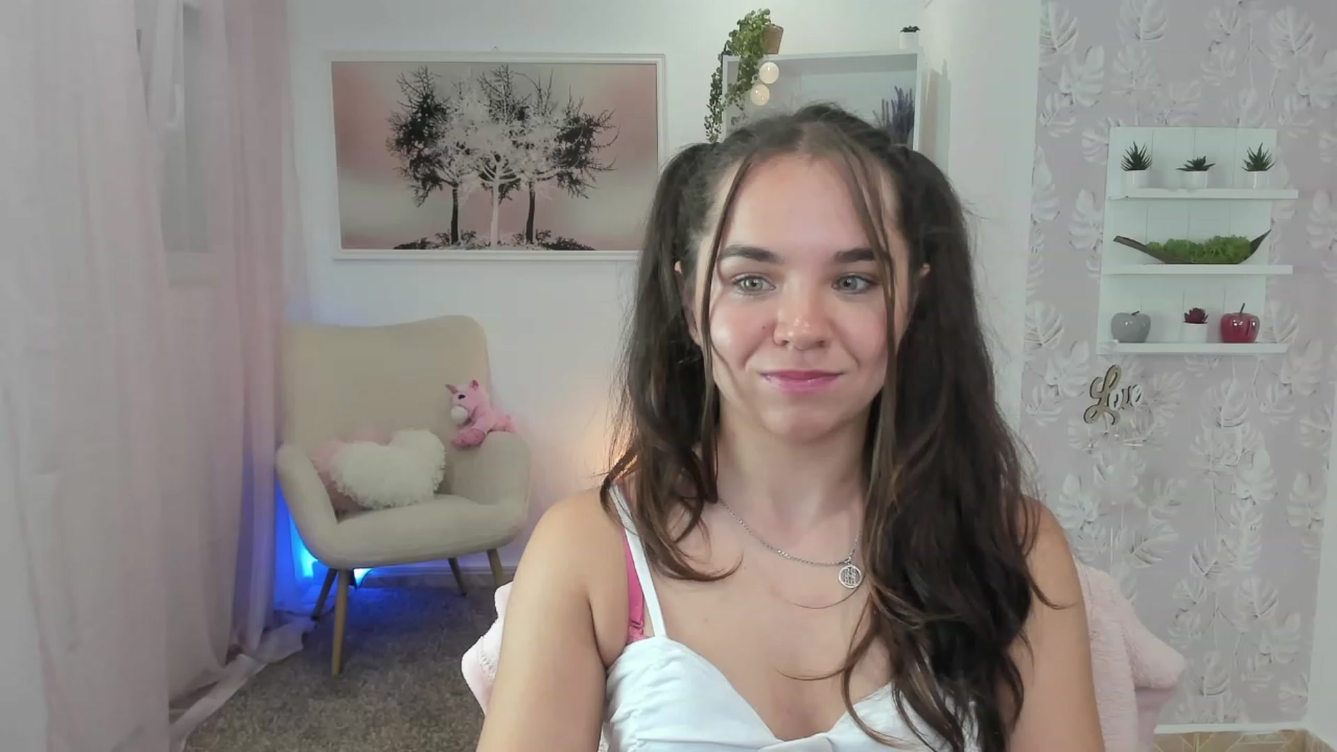 Gallery image thumbnail from Katie_Nice's myfreecams stream on, 07/08/2023, 18:32 image 11 of 20