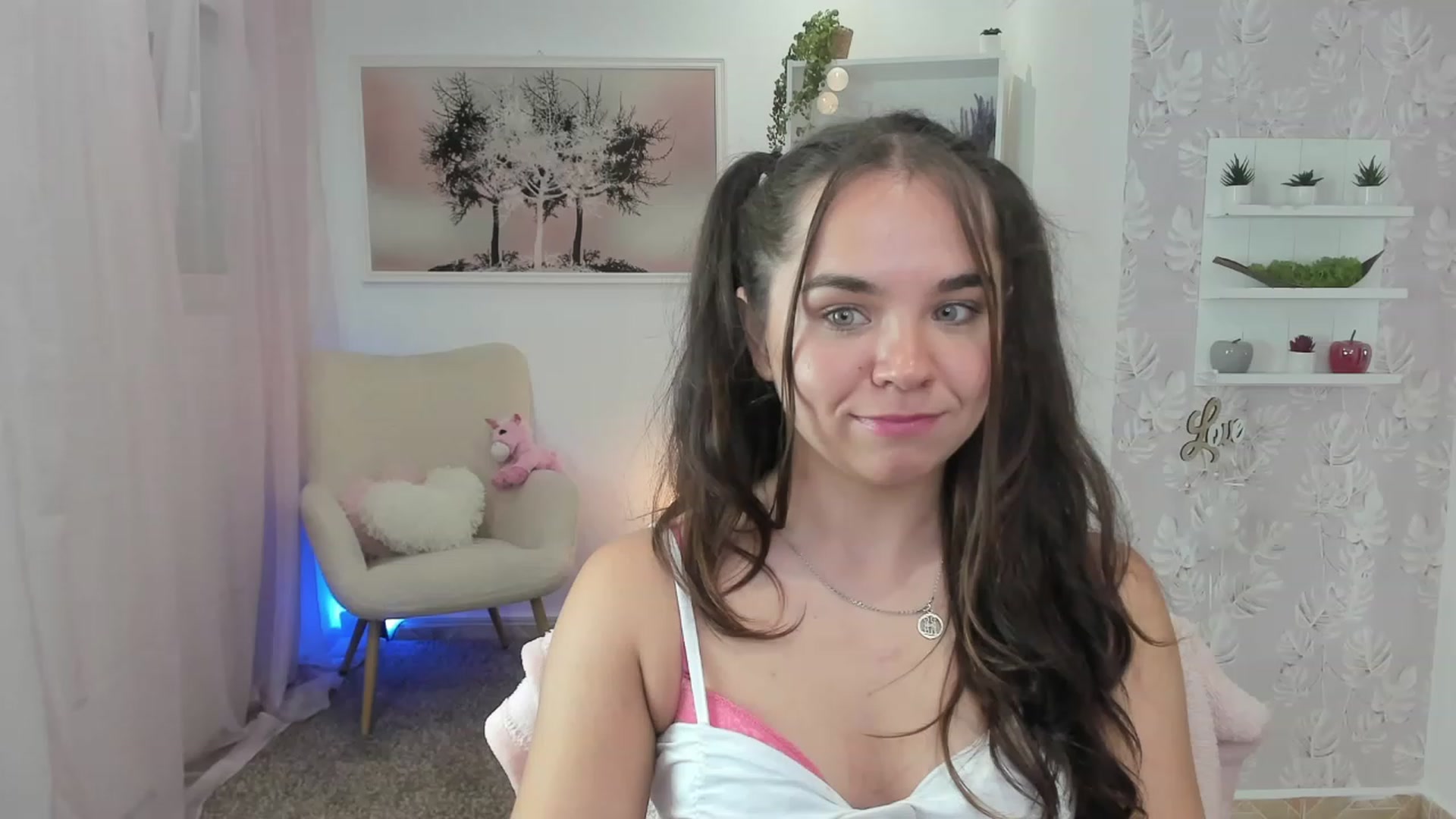 Gallery image thumbnail from Katie_Nice's myfreecams stream on, 07/08/2023, 18:32 image 9 of 20