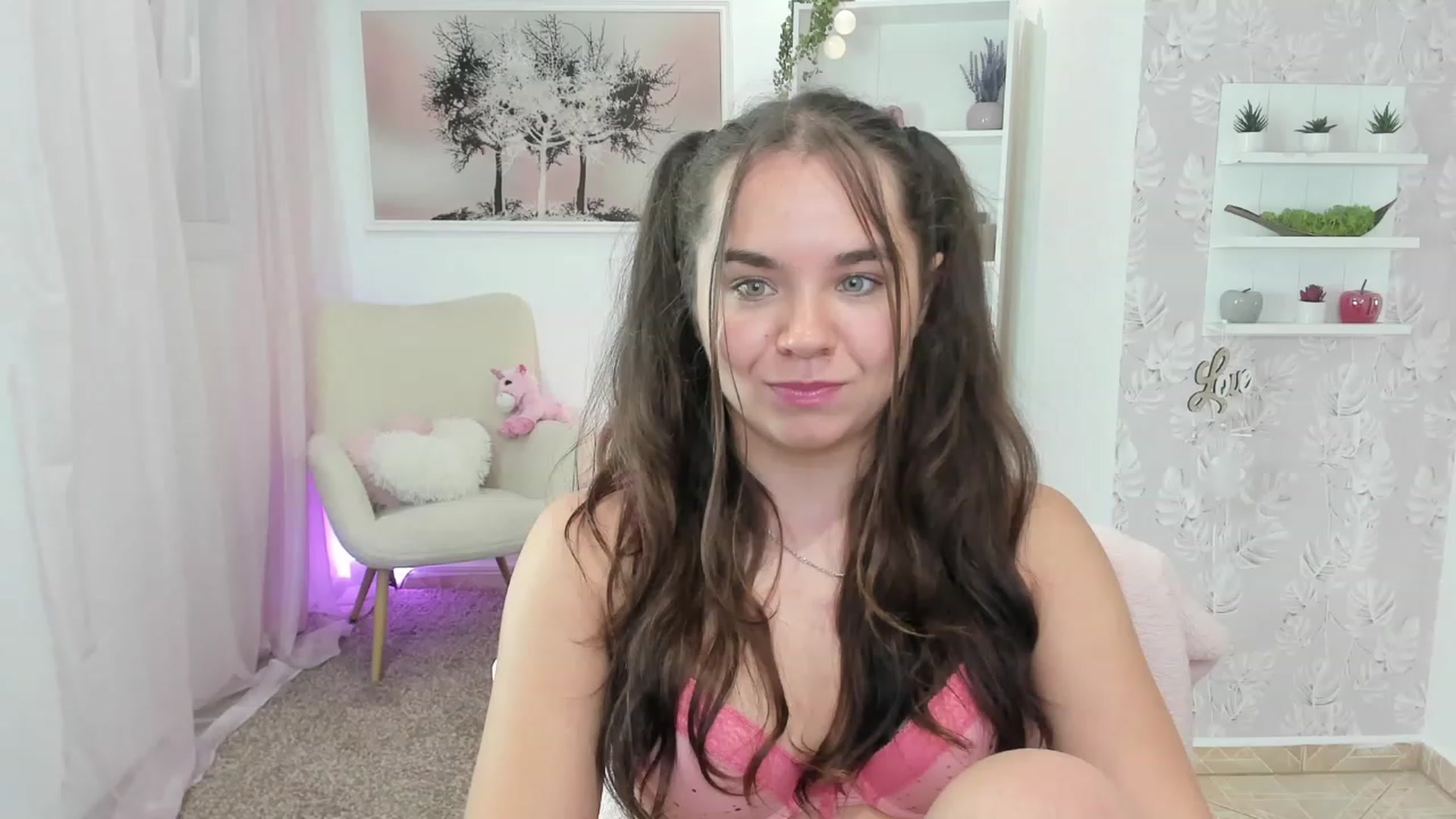 Gallery image thumbnail from Katie_Nice's myfreecams stream on, 07/08/2023, 21:21 image 16 of 20