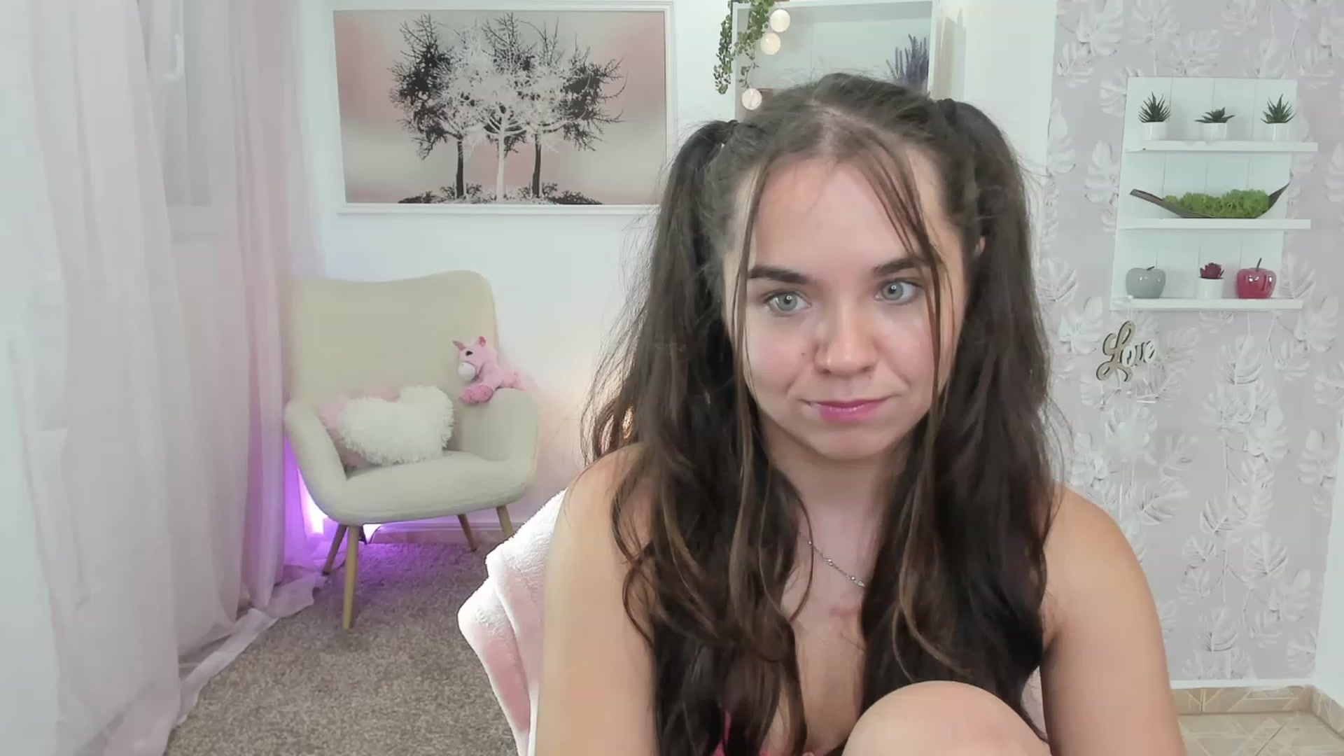 Gallery image thumbnail from Katie_Nice's myfreecams stream on, 07/08/2023, 21:21 image 18 of 20