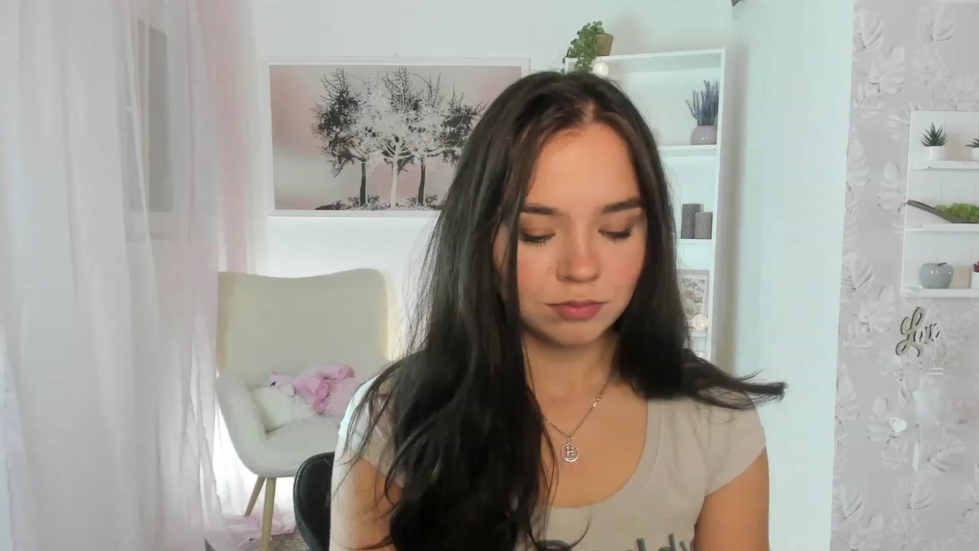Gallery image thumbnail from Katie_Nice's myfreecams stream on, 08/12/2023, 10:03 image 17 of 20