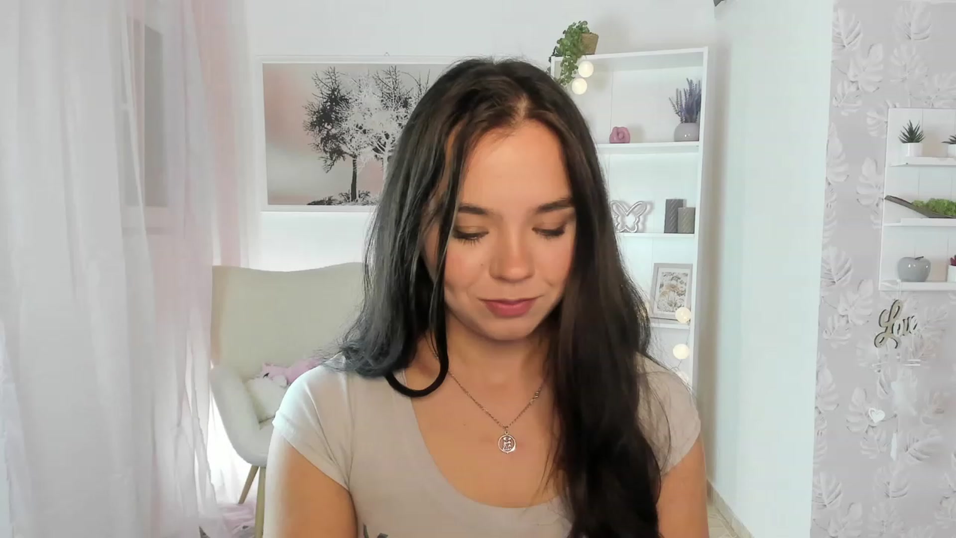 Gallery image thumbnail from Katie_Nice's myfreecams stream on, 08/12/2023, 10:03 image 9 of 20