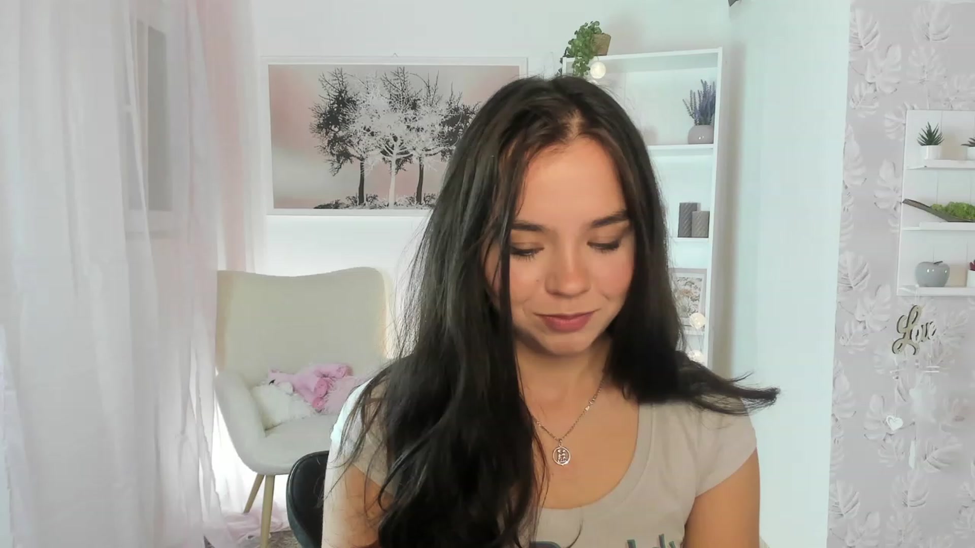 Gallery image thumbnail from Katie_Nice's myfreecams stream on, 08/12/2023, 10:03 image 18 of 20