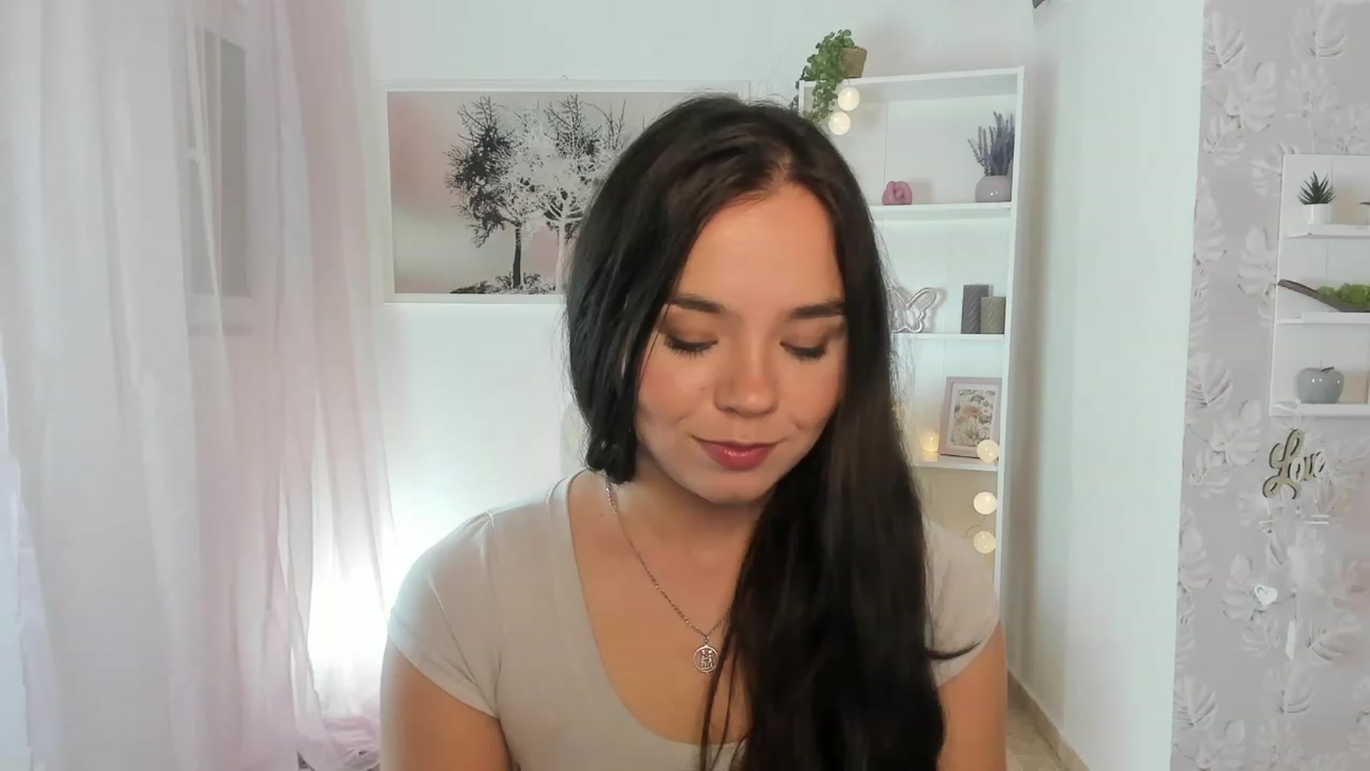 Gallery image thumbnail from Katie_Nice's myfreecams stream on, 08/12/2023, 11:25 image 13 of 20