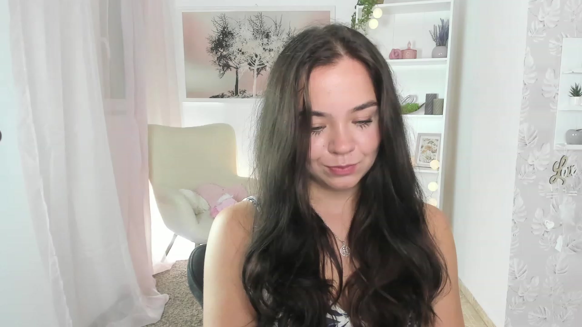 Gallery image thumbnail from Katie_Nice's myfreecams stream on, 08/17/2023, 11:20 image 17 of 20