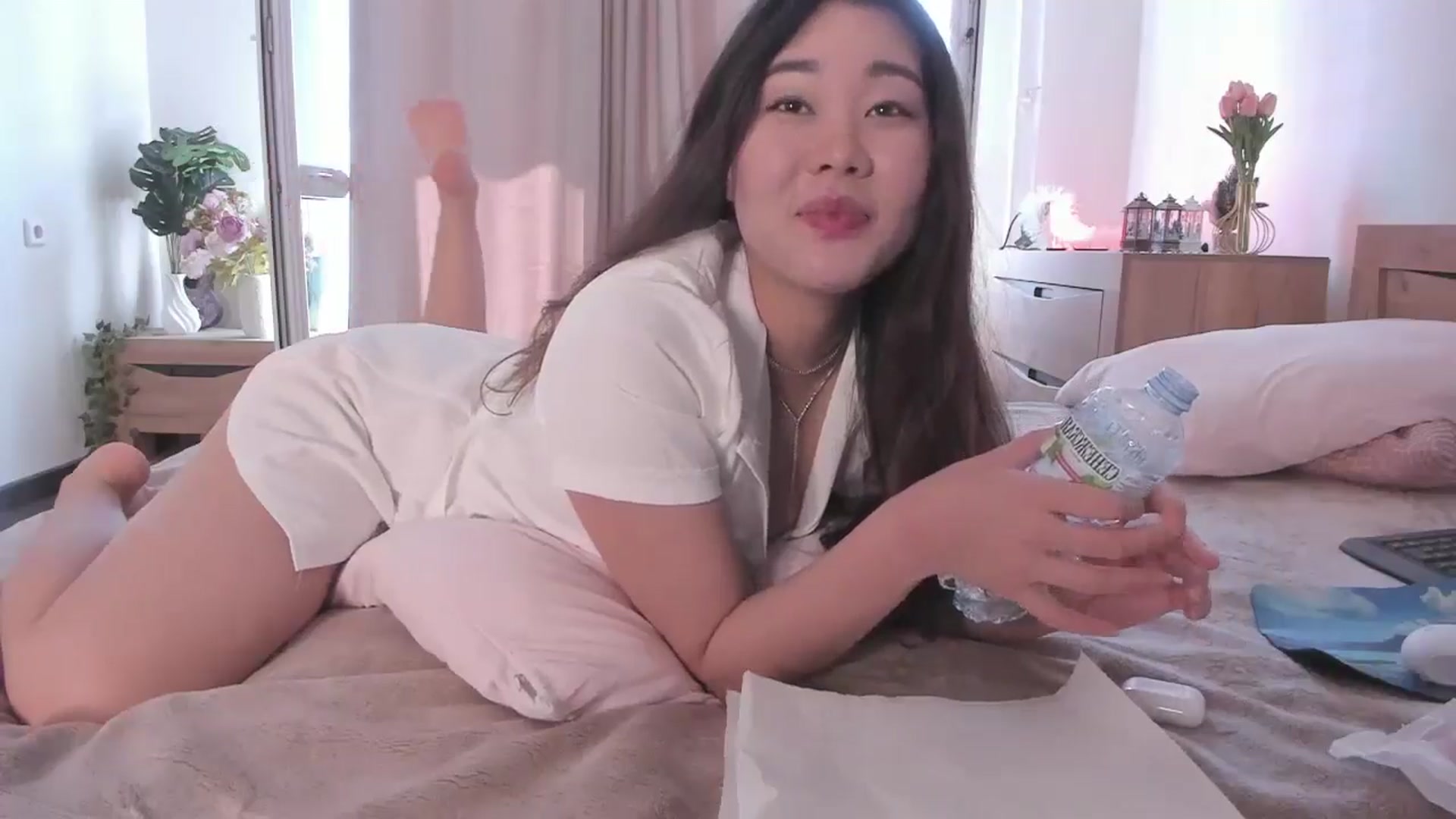 Gallery image thumbnail from Katieness's myfreecams stream on, 04/16/2025, 10:47 image 5 of 20