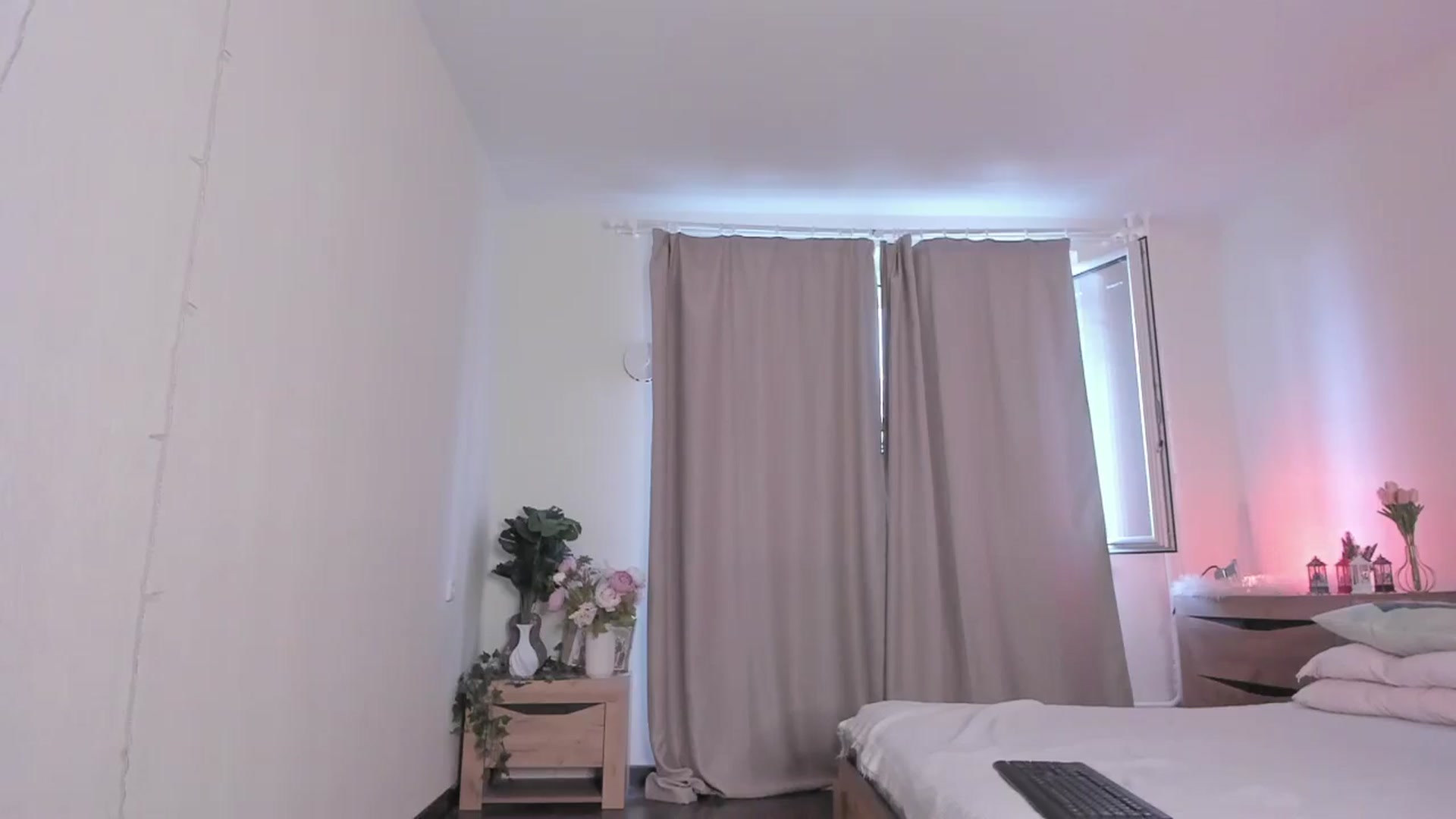 Gallery image thumbnail from Katieness's myfreecams stream on, 05/12/2025, 12:31 image 9 of 20