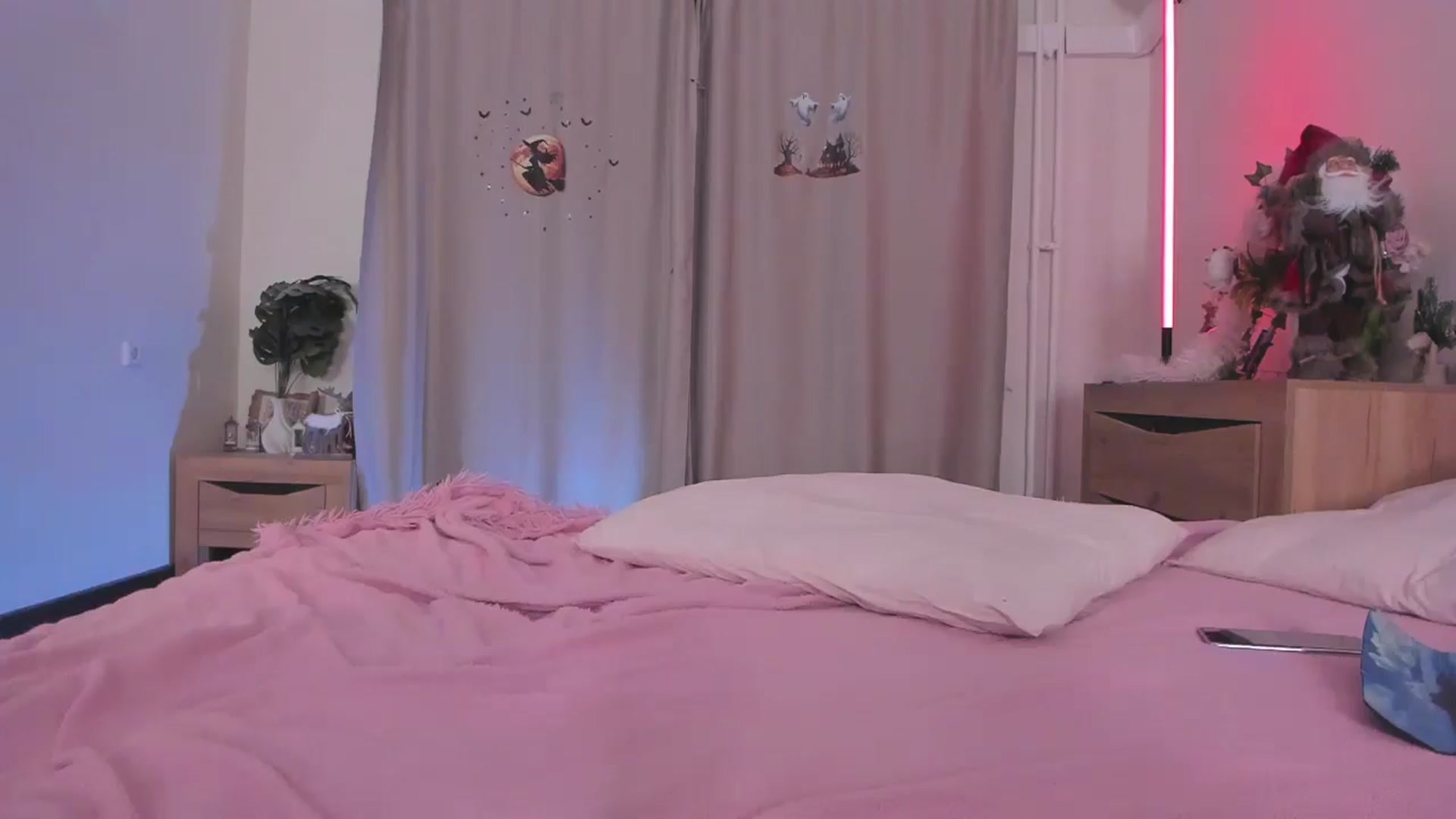 Gallery image thumbnail from Katieness's myfreecams stream on, 01/01/2026, 17:47 image 3 of 20