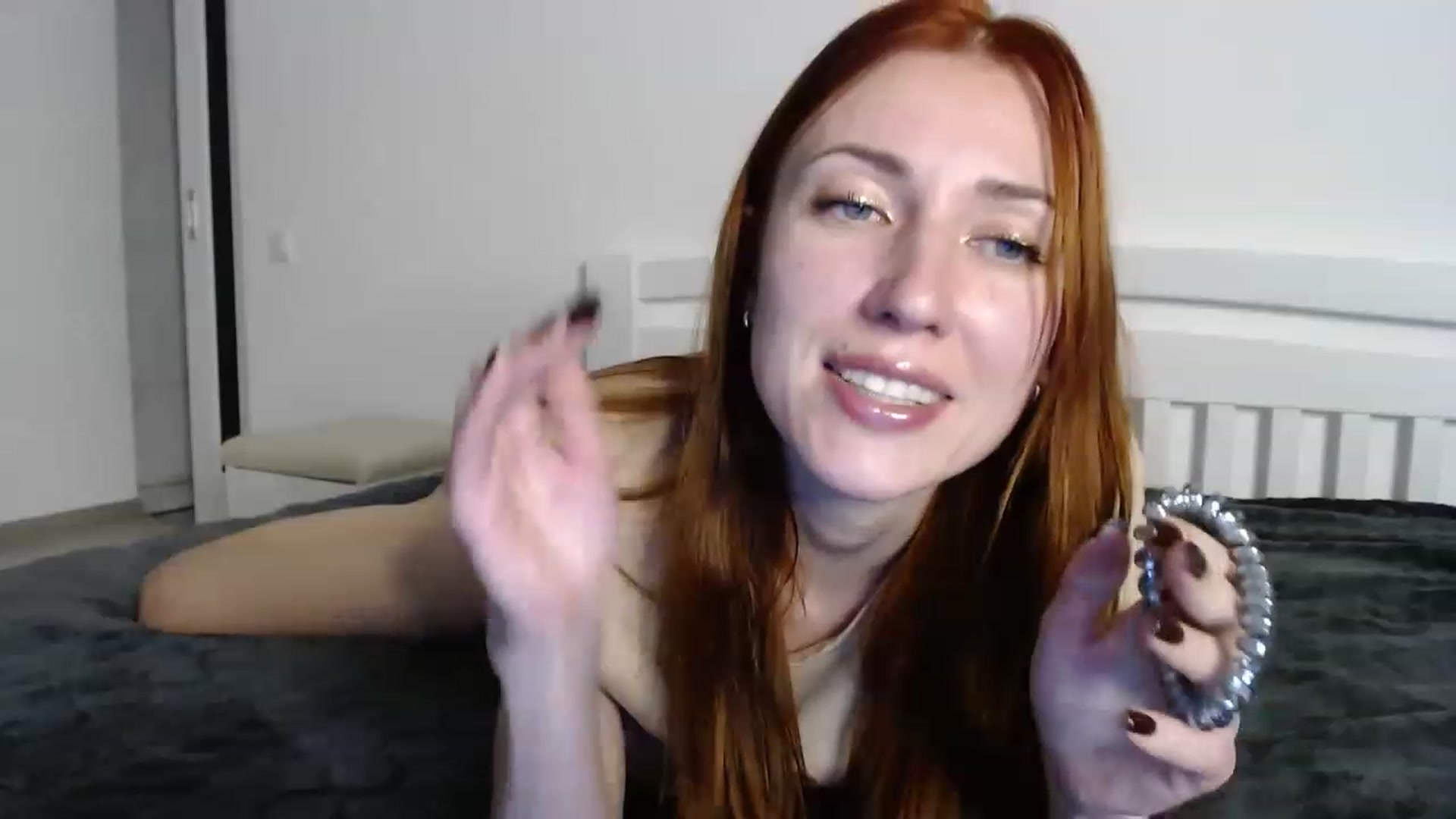 Gallery image thumbnail from Katiushaaa's myfreecams stream on, 12/24/2022, 17:18 image 5 of 20