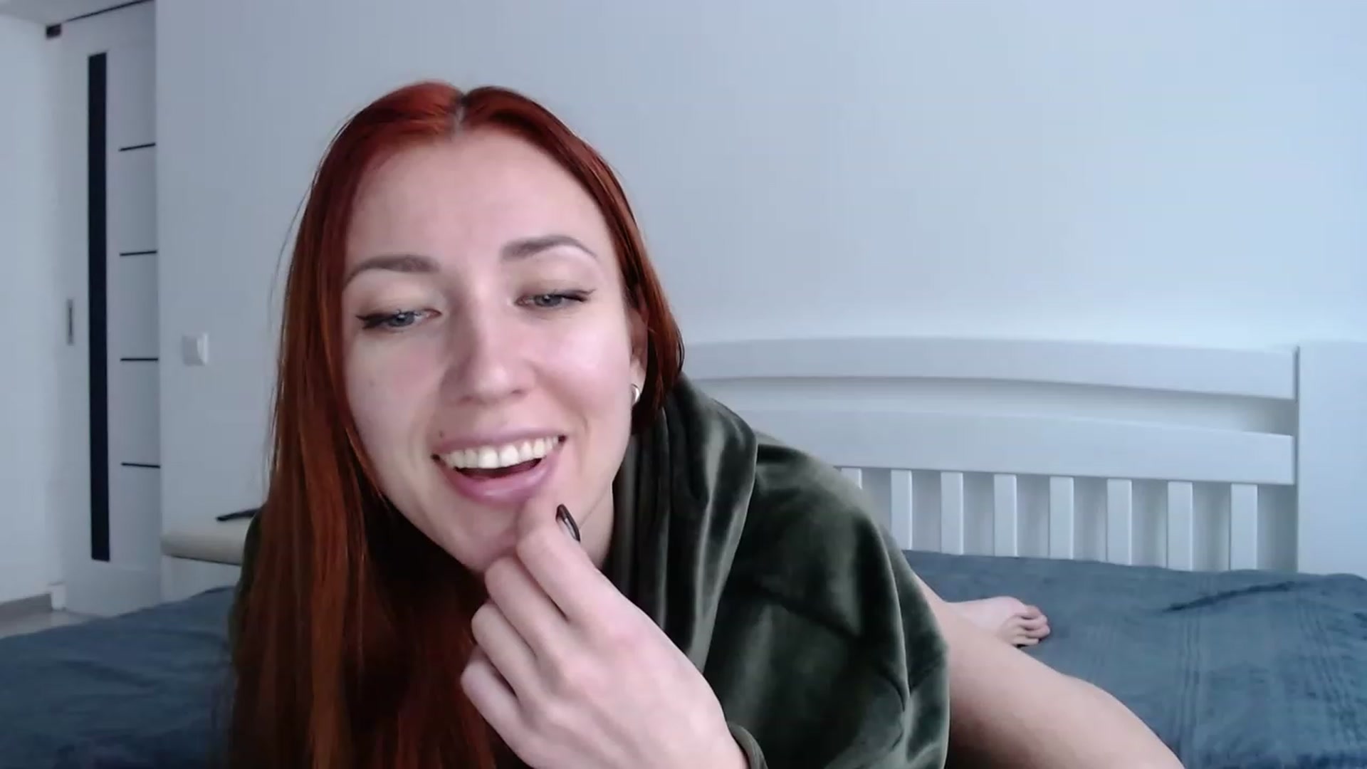 Gallery image thumbnail from Katiushaaa's myfreecams stream on, 12/29/2022, 13:14 image 4 of 20