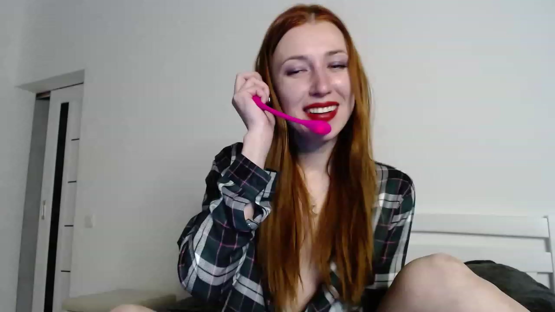 Gallery image thumbnail from Katiushaaa's myfreecams stream on, 02/19/2023, 18:45 image 12 of 20