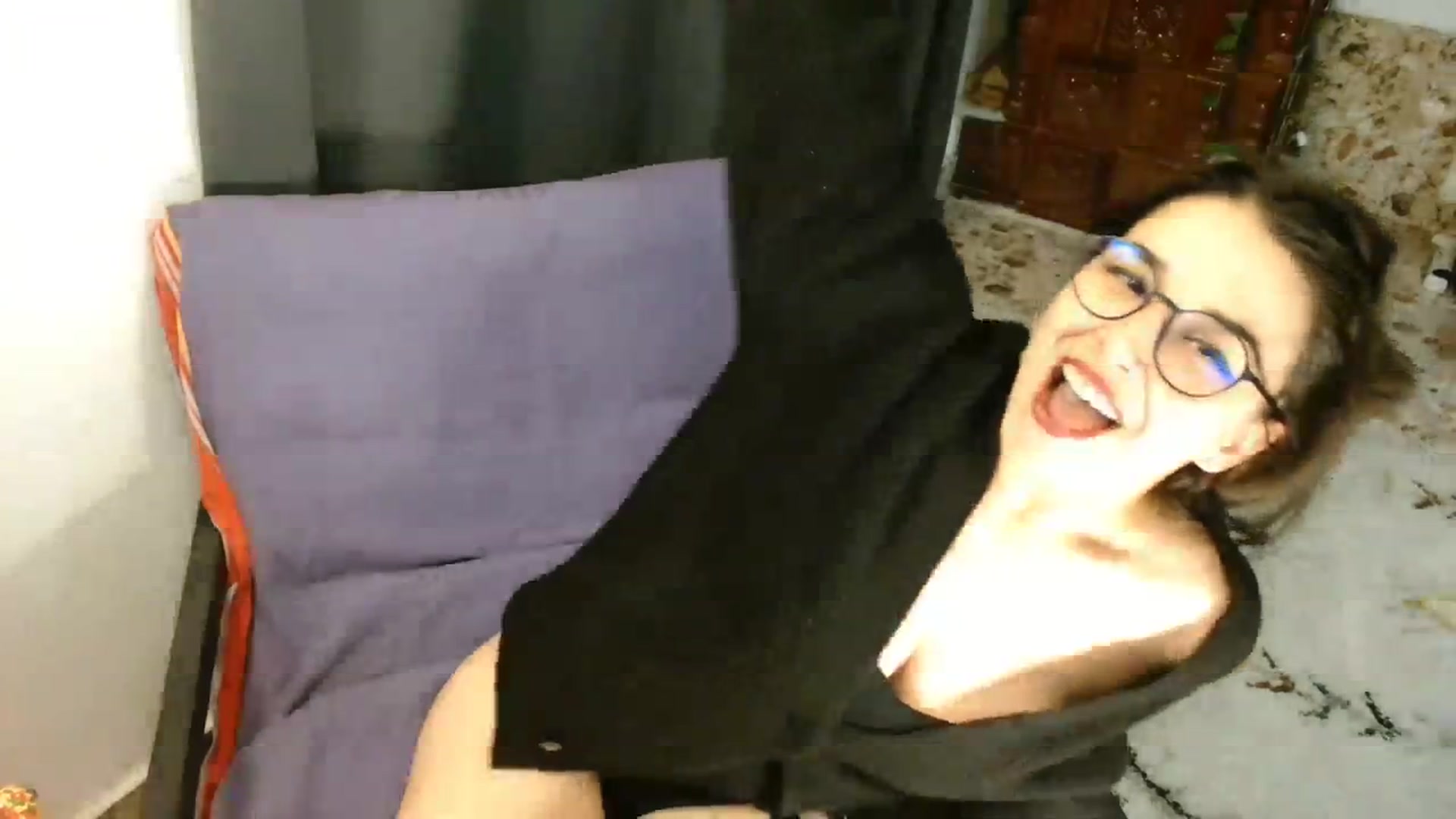 Gallery image thumbnail from Katress's myfreecams stream on, 12/02/2023, 18:20 image 16 of 20