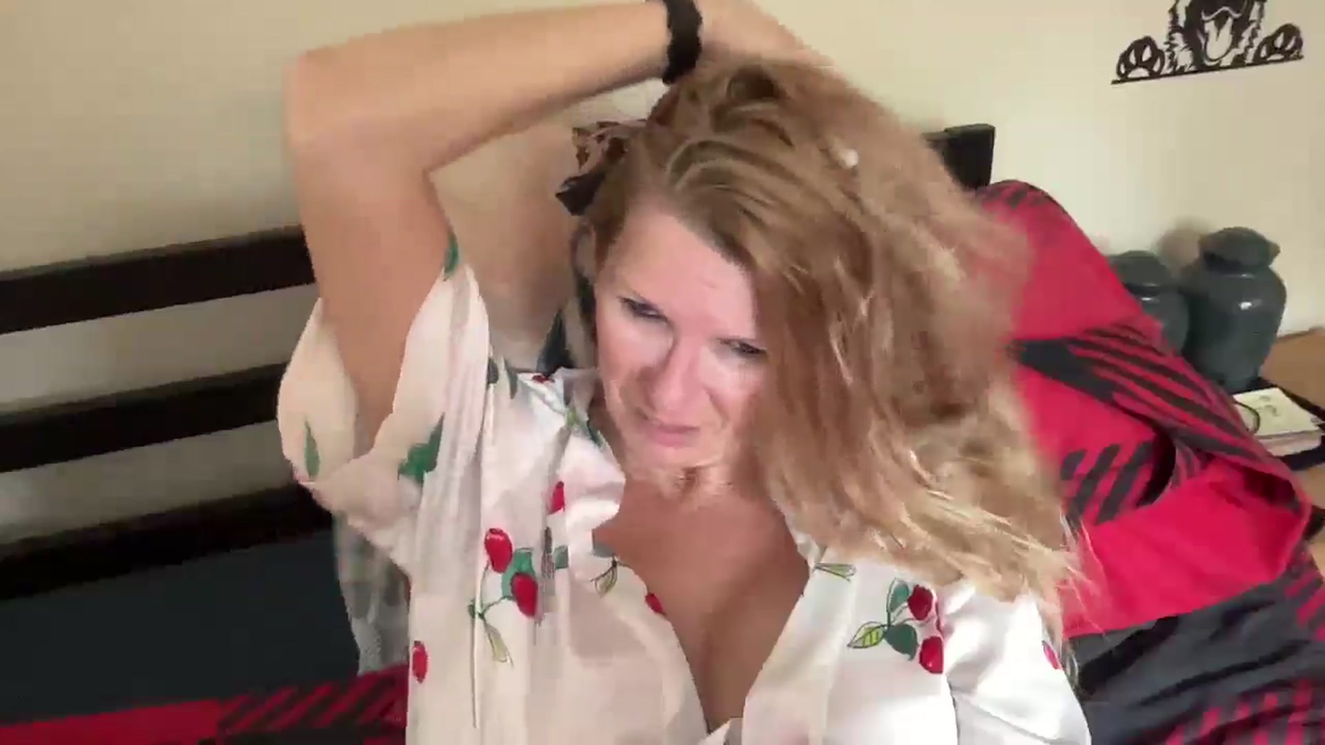 Gallery image thumbnail from Katrina2's myfreecams stream on, 06/01/2025, 14:33 image 12 of 20