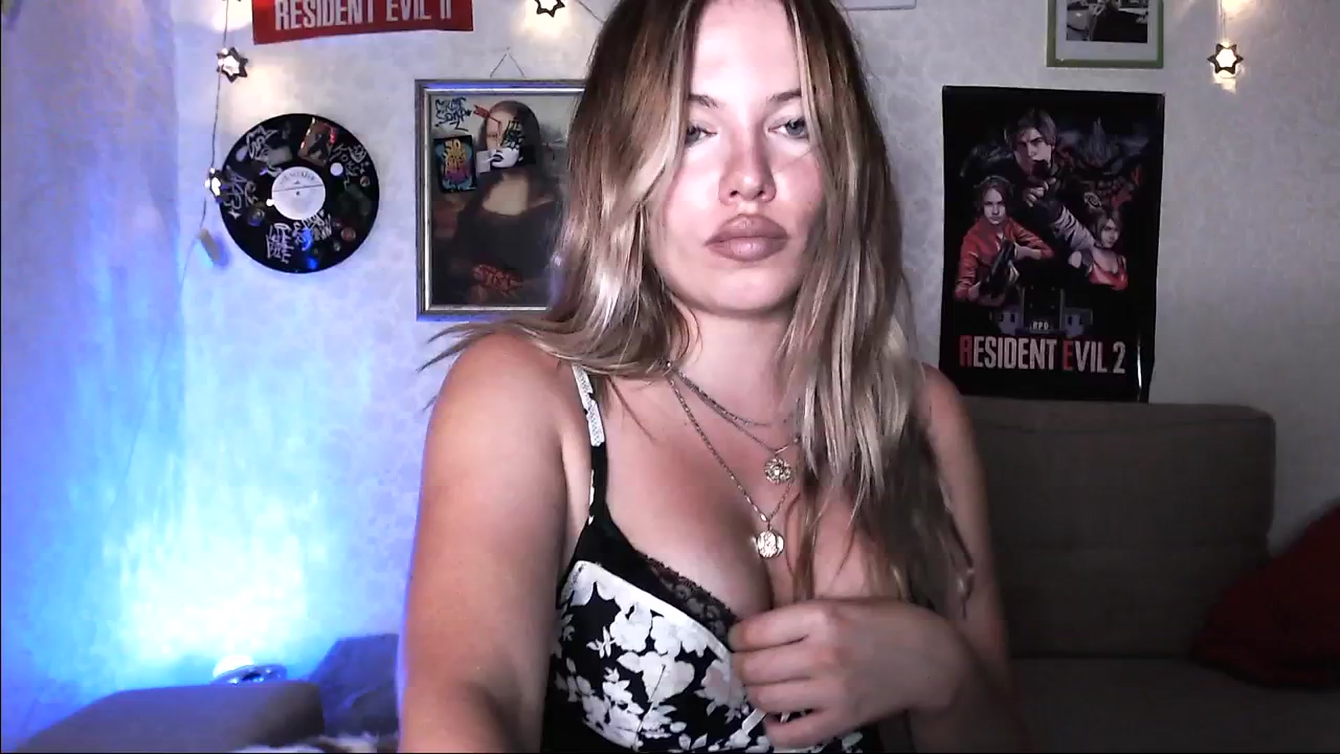 Gallery image thumbnail from Katrinaa's myfreecams stream on, 07/05/2025, 14:37 image 4 of 20