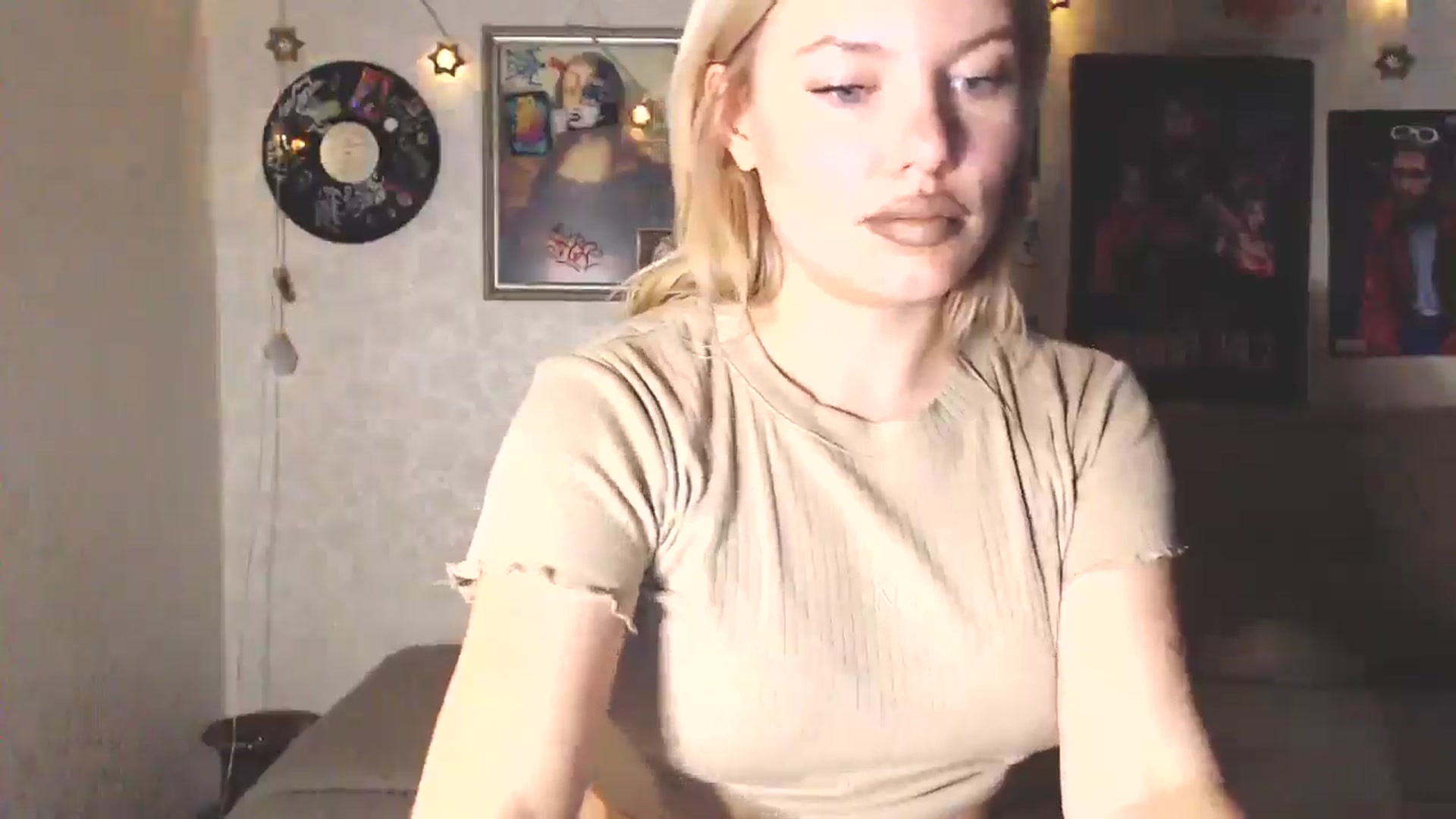 Gallery image thumbnail from Katrinaa's myfreecams stream on, 04/12/2026, 11:43 image 17 of 20