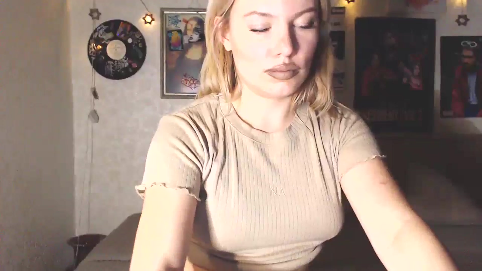 Gallery image thumbnail from Katrinaa's myfreecams stream on, 04/12/2026, 11:43 image 20 of 20