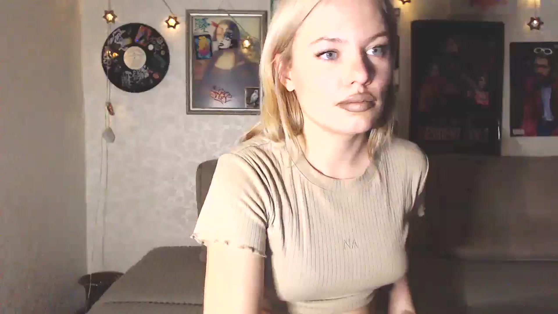 Gallery image thumbnail from Katrinaa's myfreecams stream on, 04/12/2026, 11:43 image 10 of 20