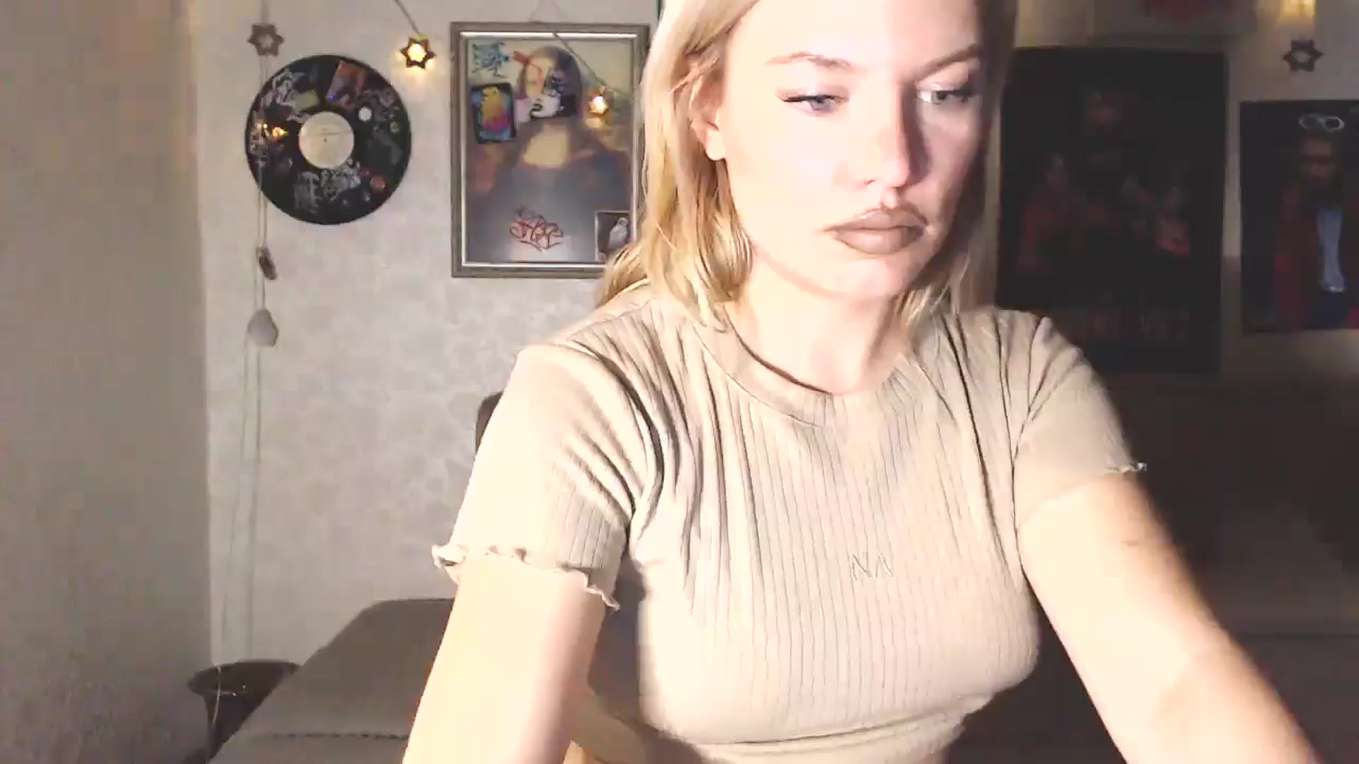 Gallery image thumbnail from Katrinaa's myfreecams stream on, 04/12/2026, 11:43 image 13 of 20