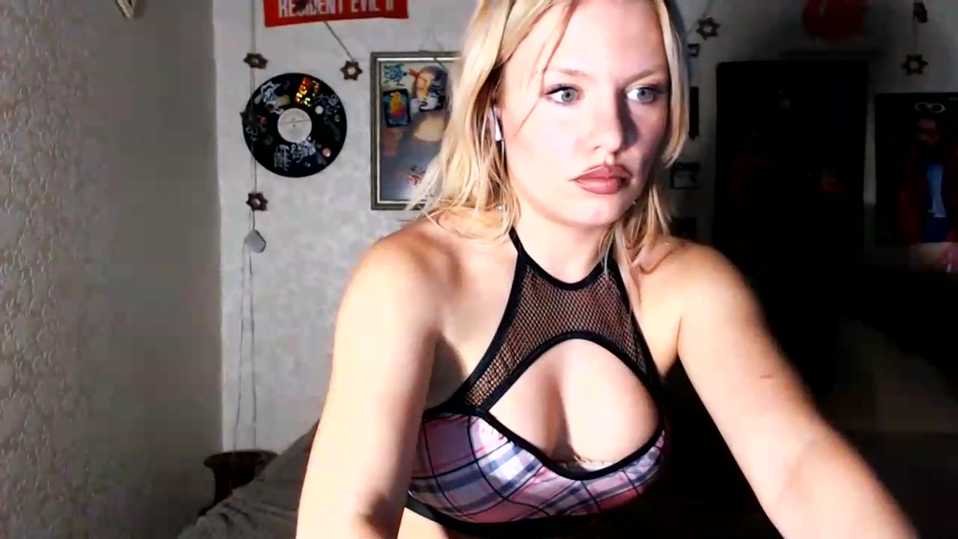 Gallery image thumbnail from Katrinaa's myfreecams stream on, 06/01/2026, 09:30 image 3 of 20