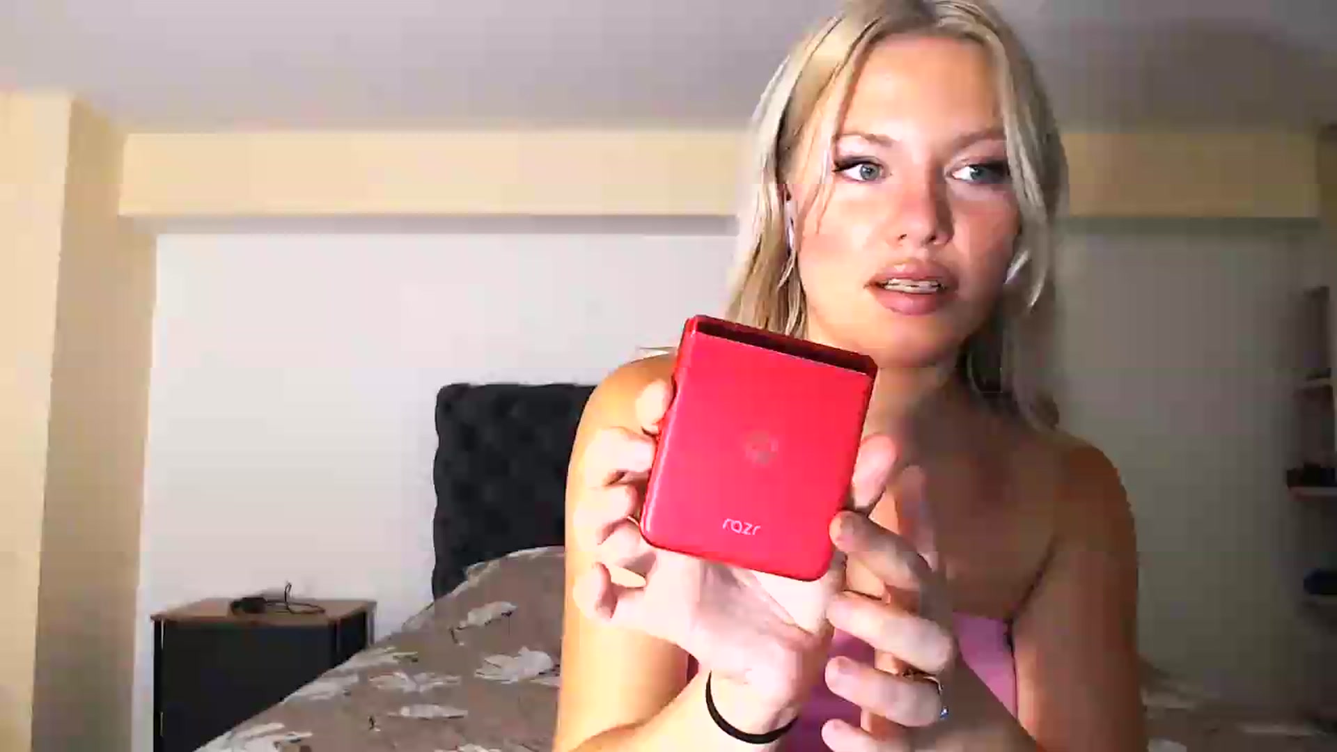 Gallery image thumbnail from Katrinaa's myfreecams stream on, 07/10/2026, 12:19 image 14 of 20