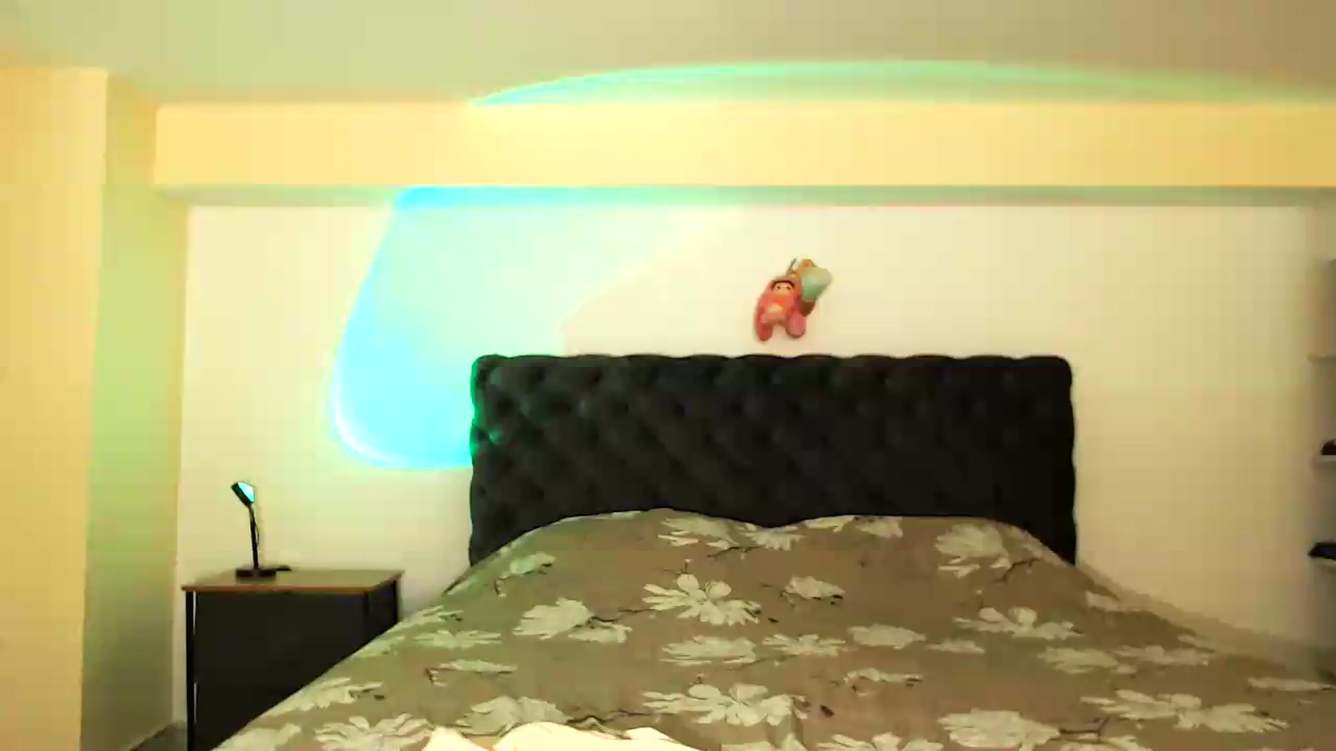 Gallery image thumbnail from Katrinaa's myfreecams stream on, 07/23/2026, 12:10 image 1 of 20